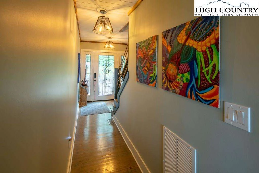 Image number 2 for the current listing