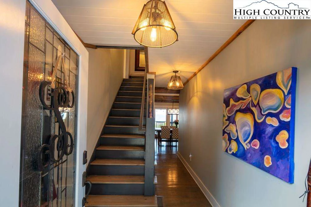 Image number 13 for the current listing
