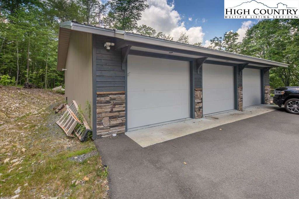 Image number 6 for the current listing