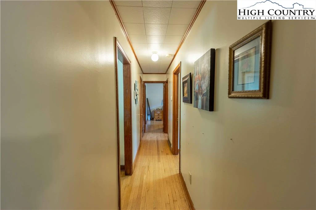 Image number 14 for the current listing