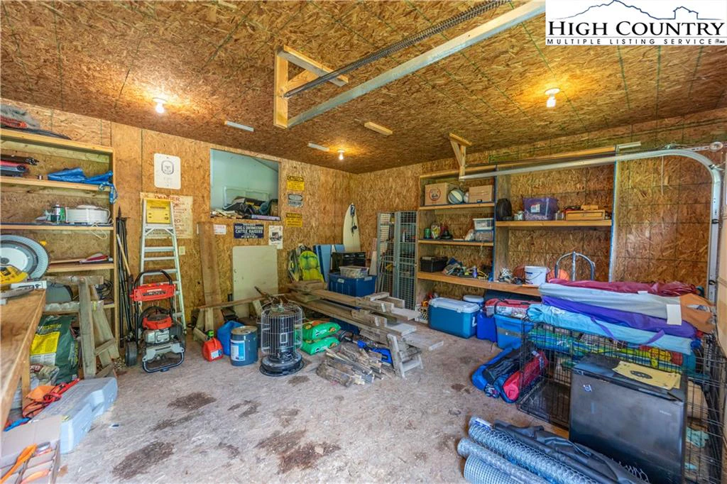 Image number 15 for the current listing