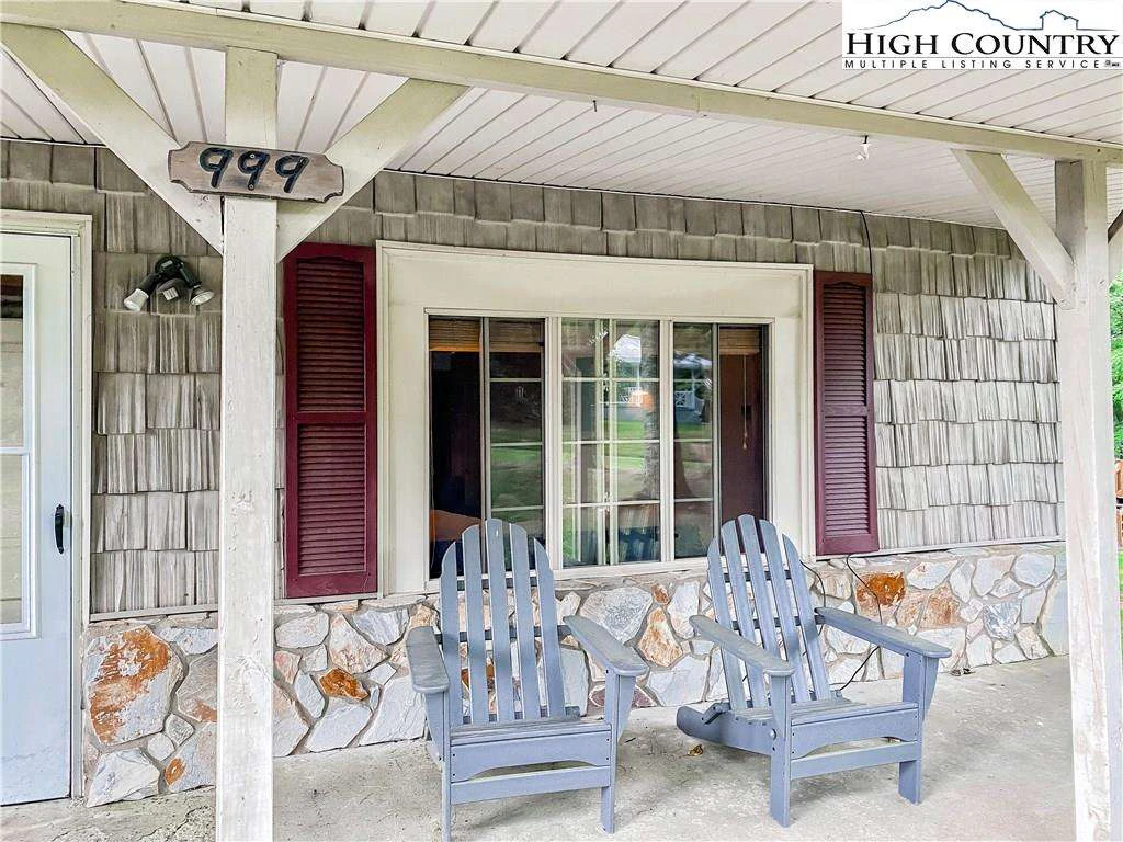 Image number 18 for the current listing