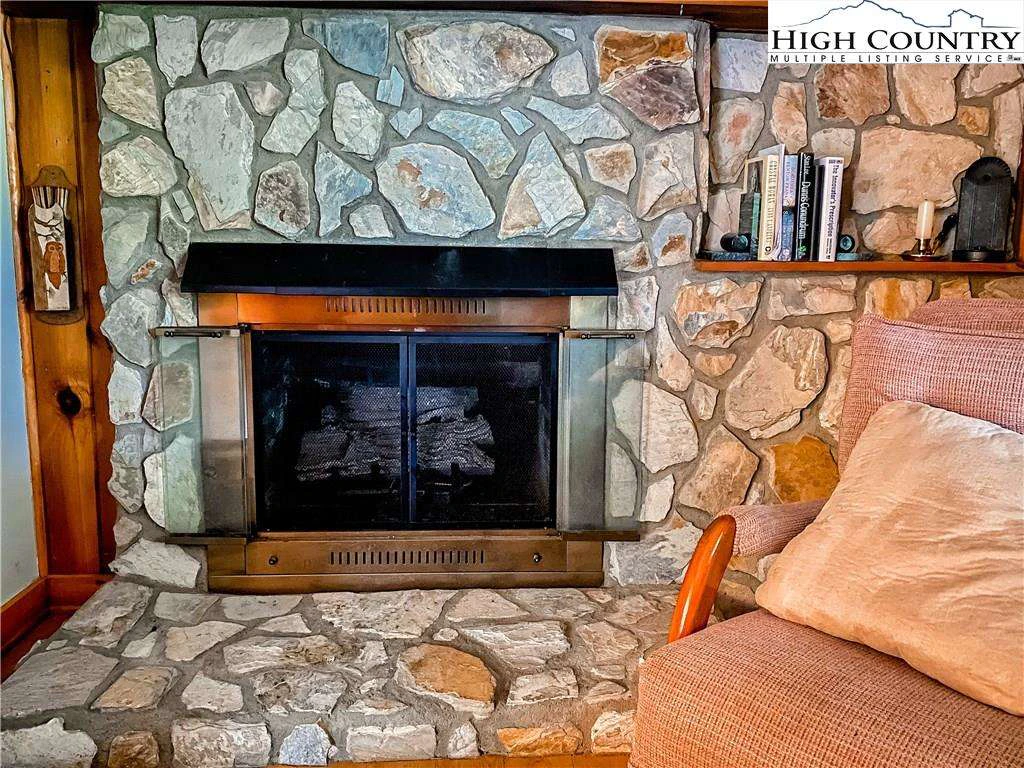 Image number 16 for the current listing