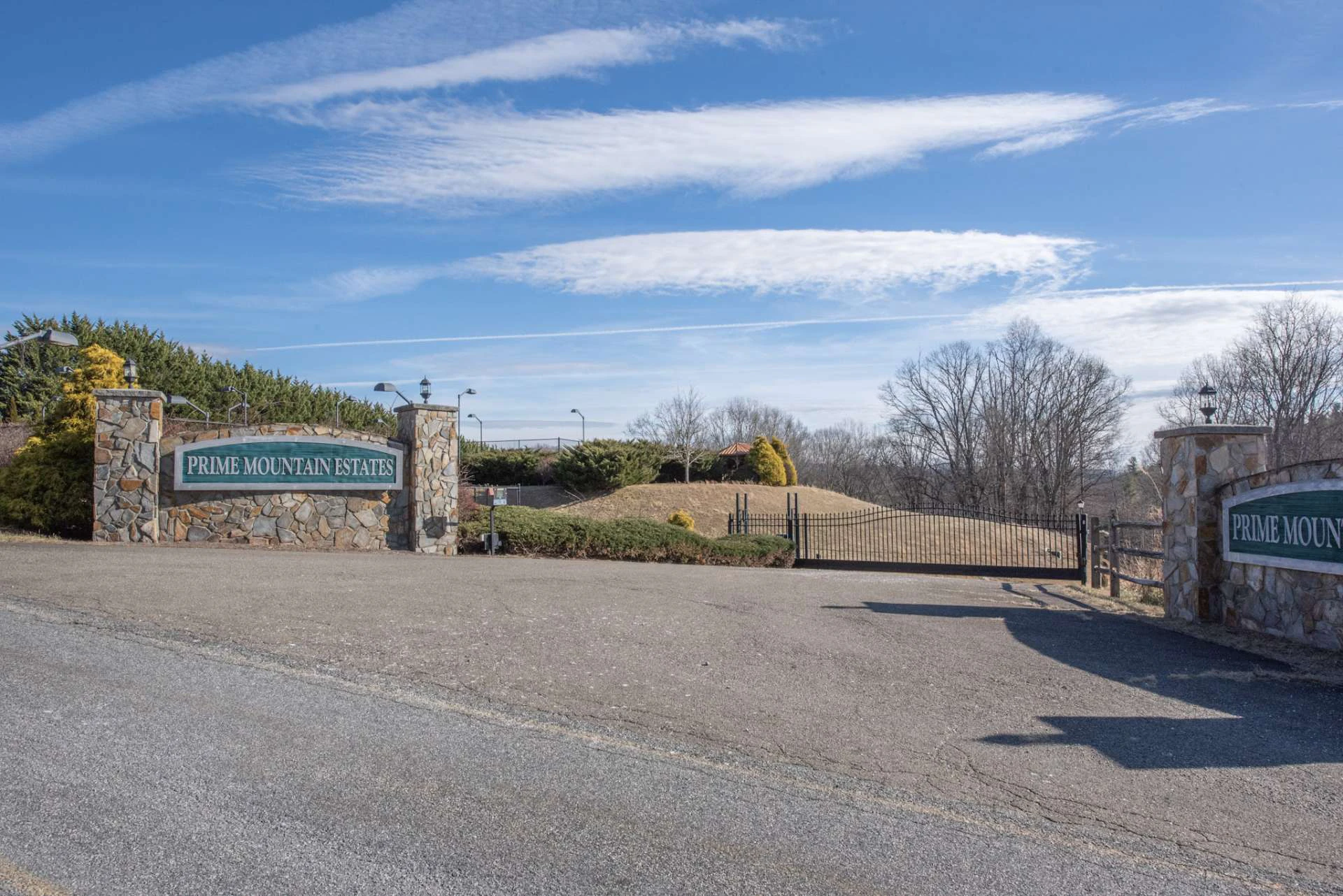 Image number 2 for the current listing