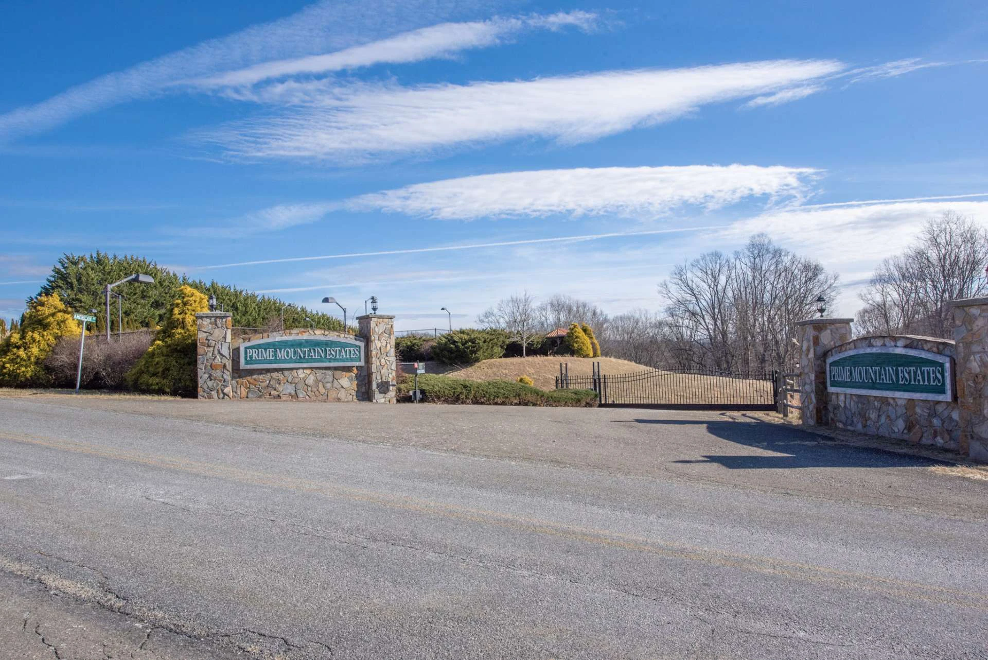 Image number 14 for the current listing