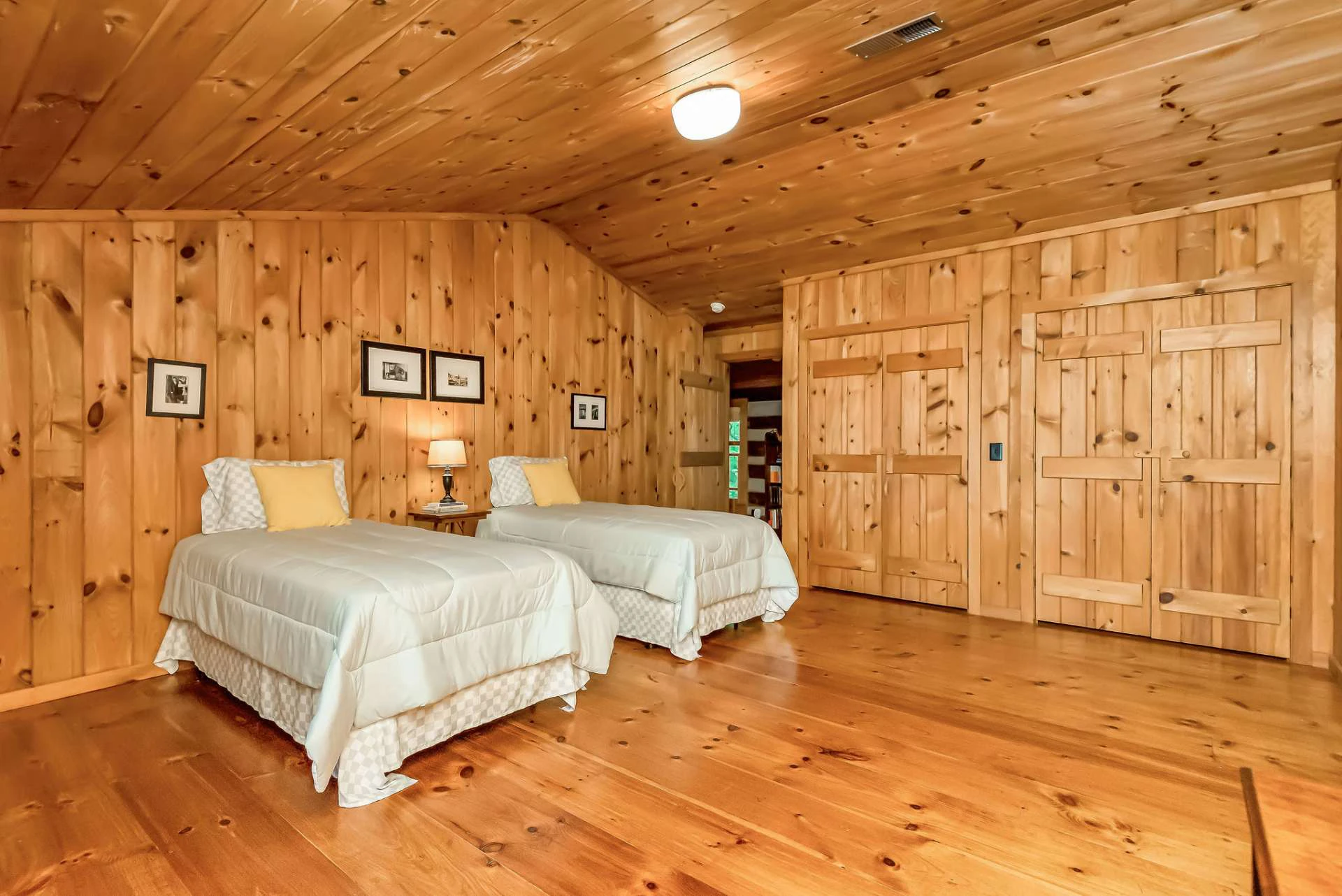 Image number 4 for the current listing
