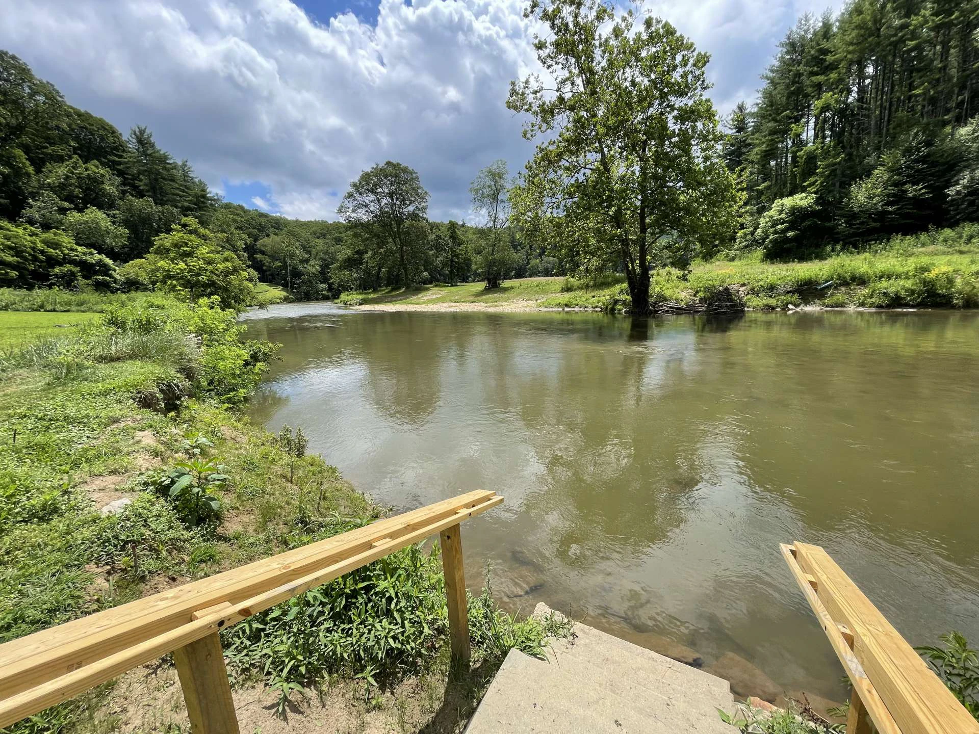 Image number 18 for the current listing