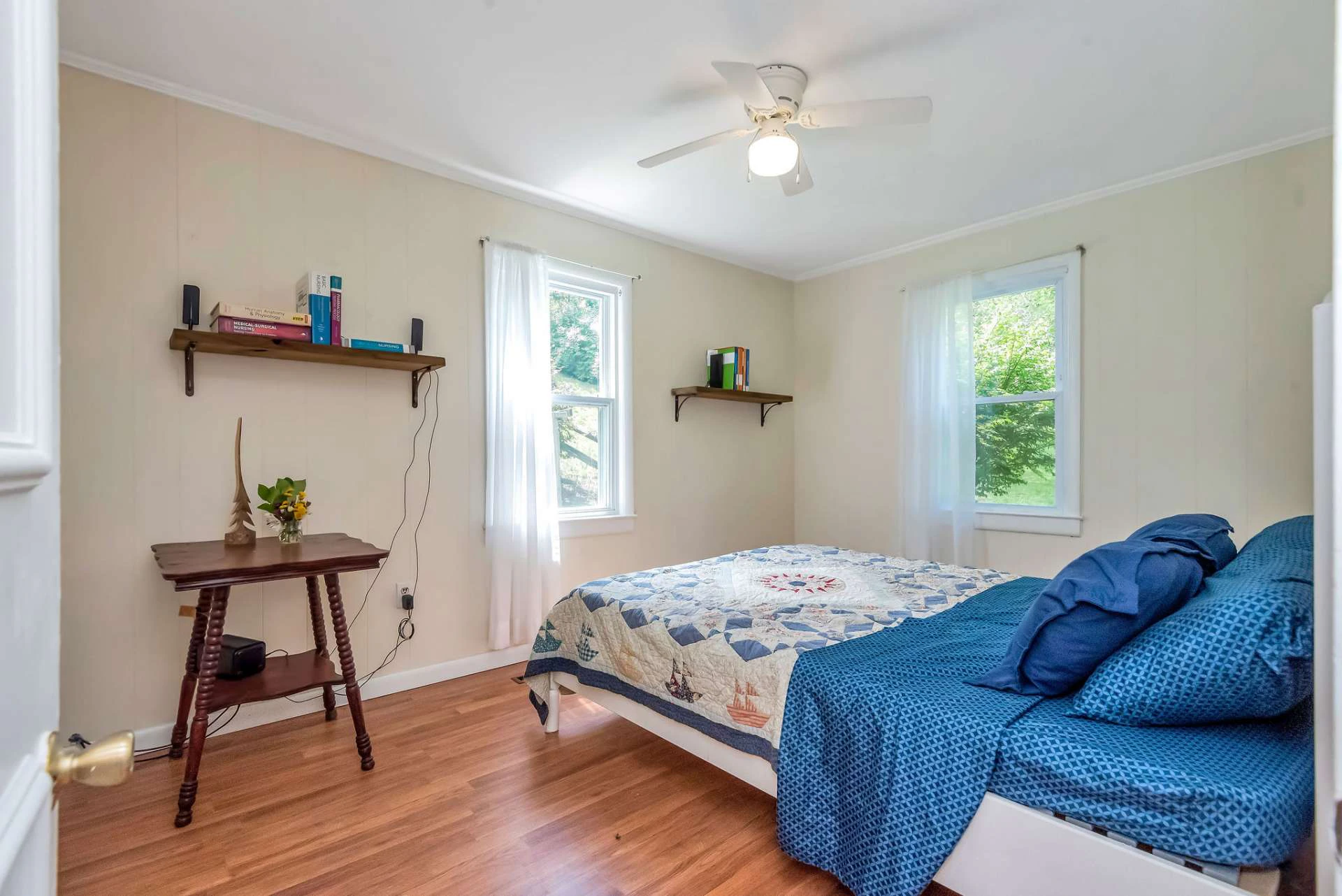 Image number 9 for the current listing