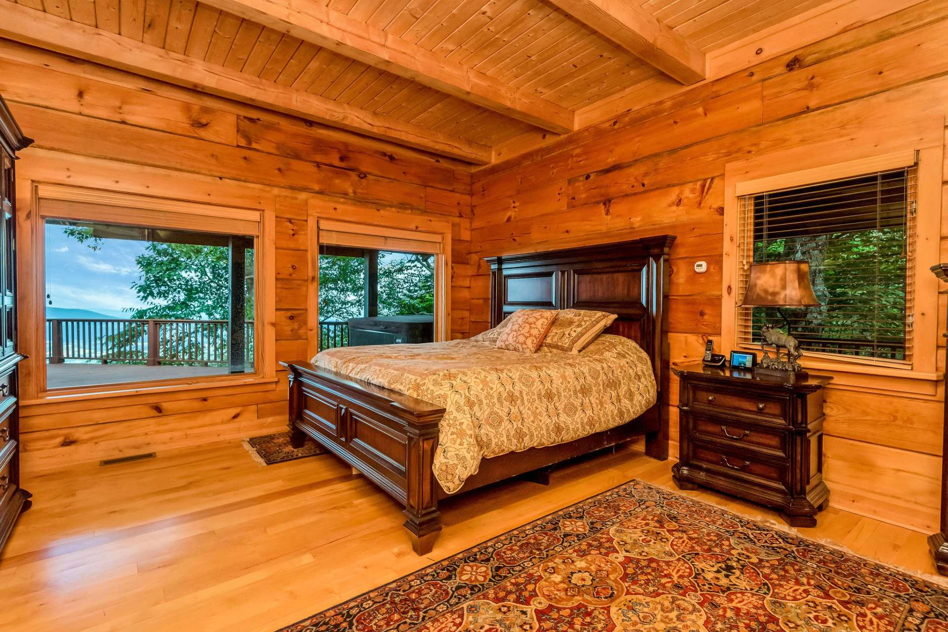 Image number 4 for the current listing