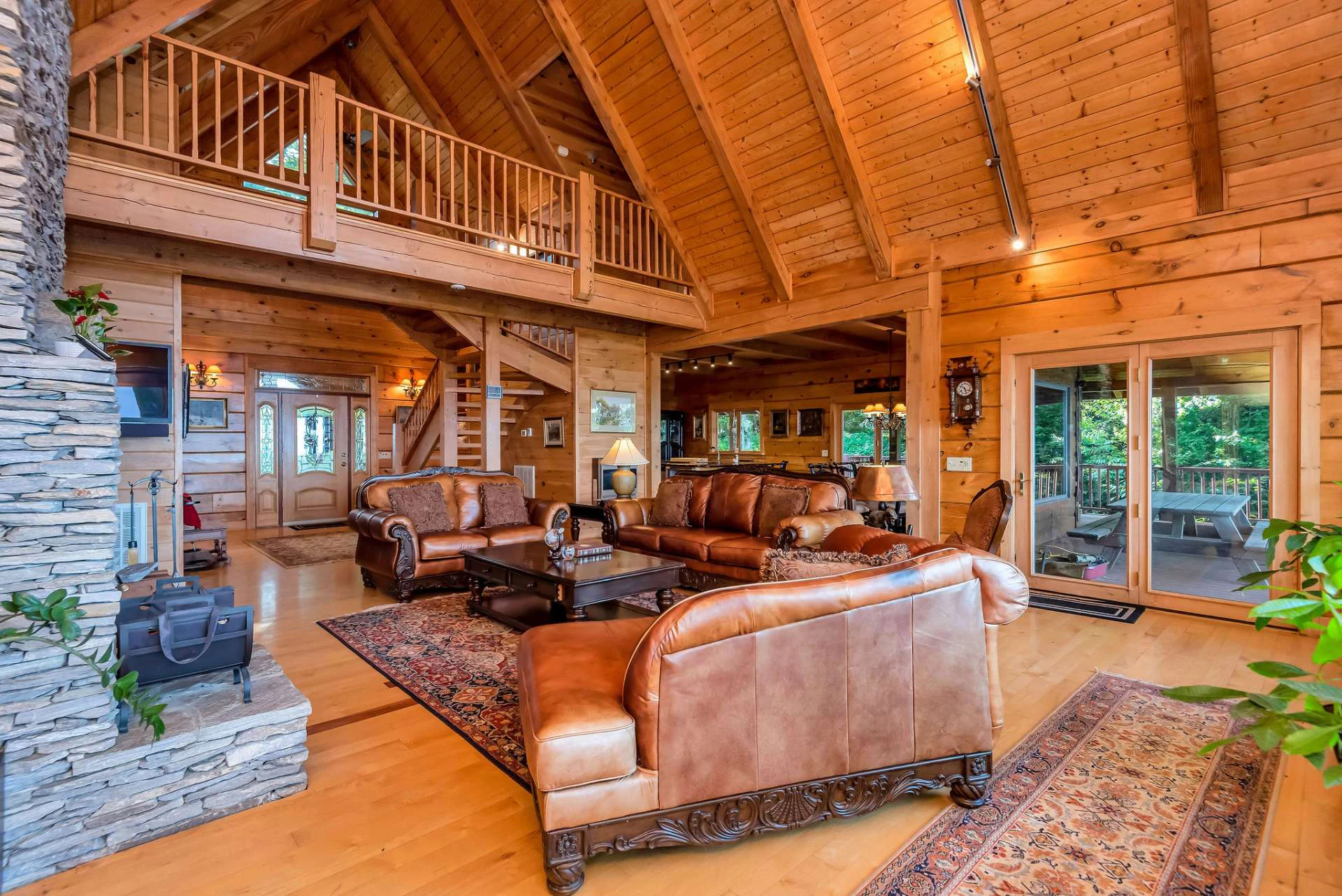 Image number 18 for the current listing