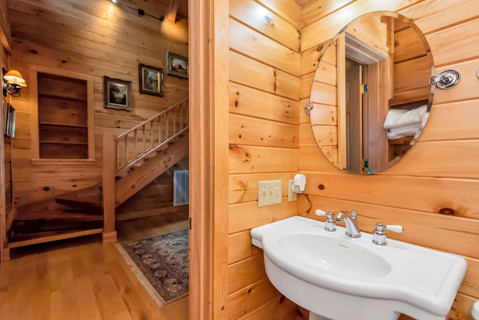 Image number 29 for the current listing