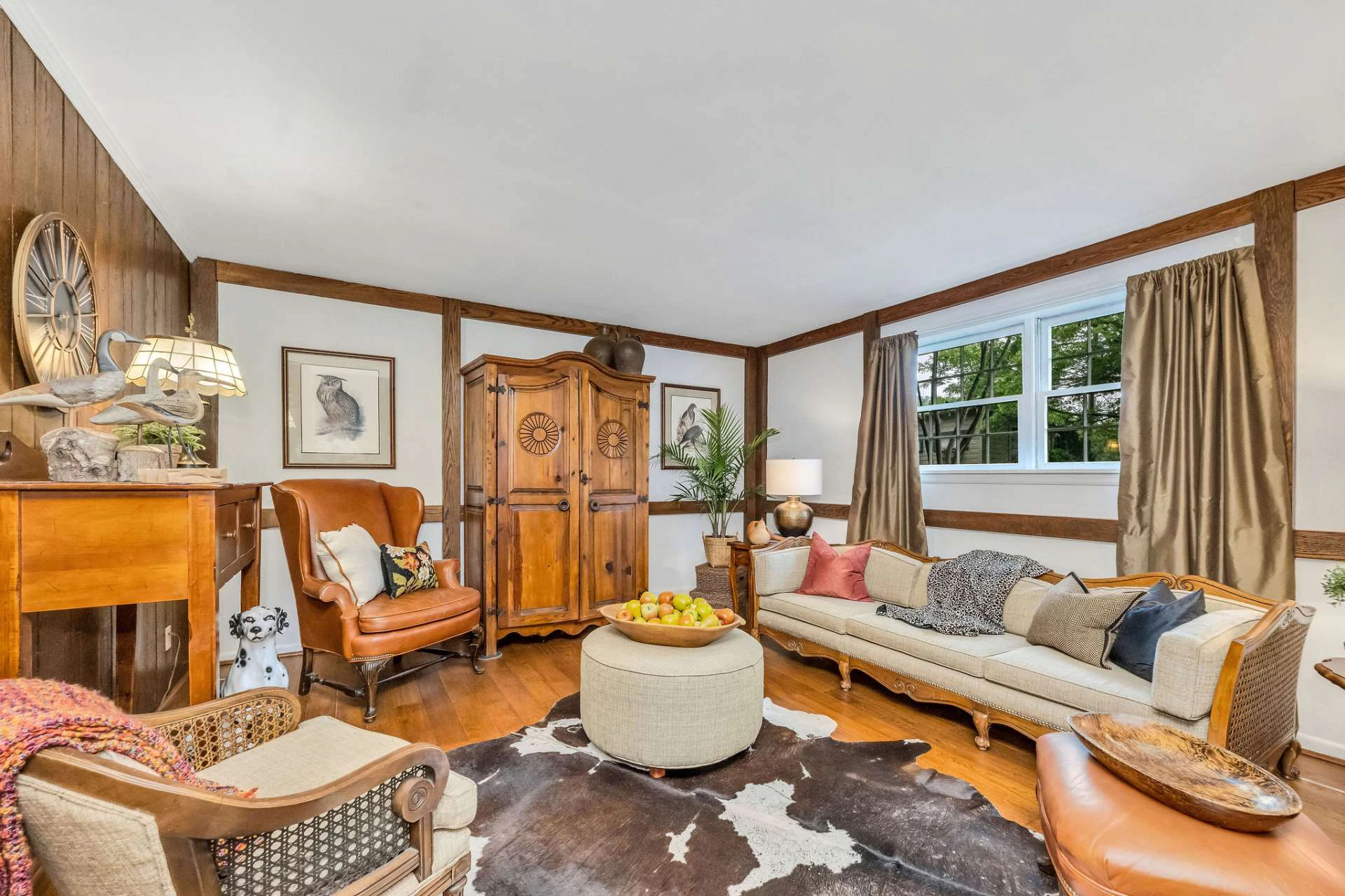 Image number 14 for the current listing