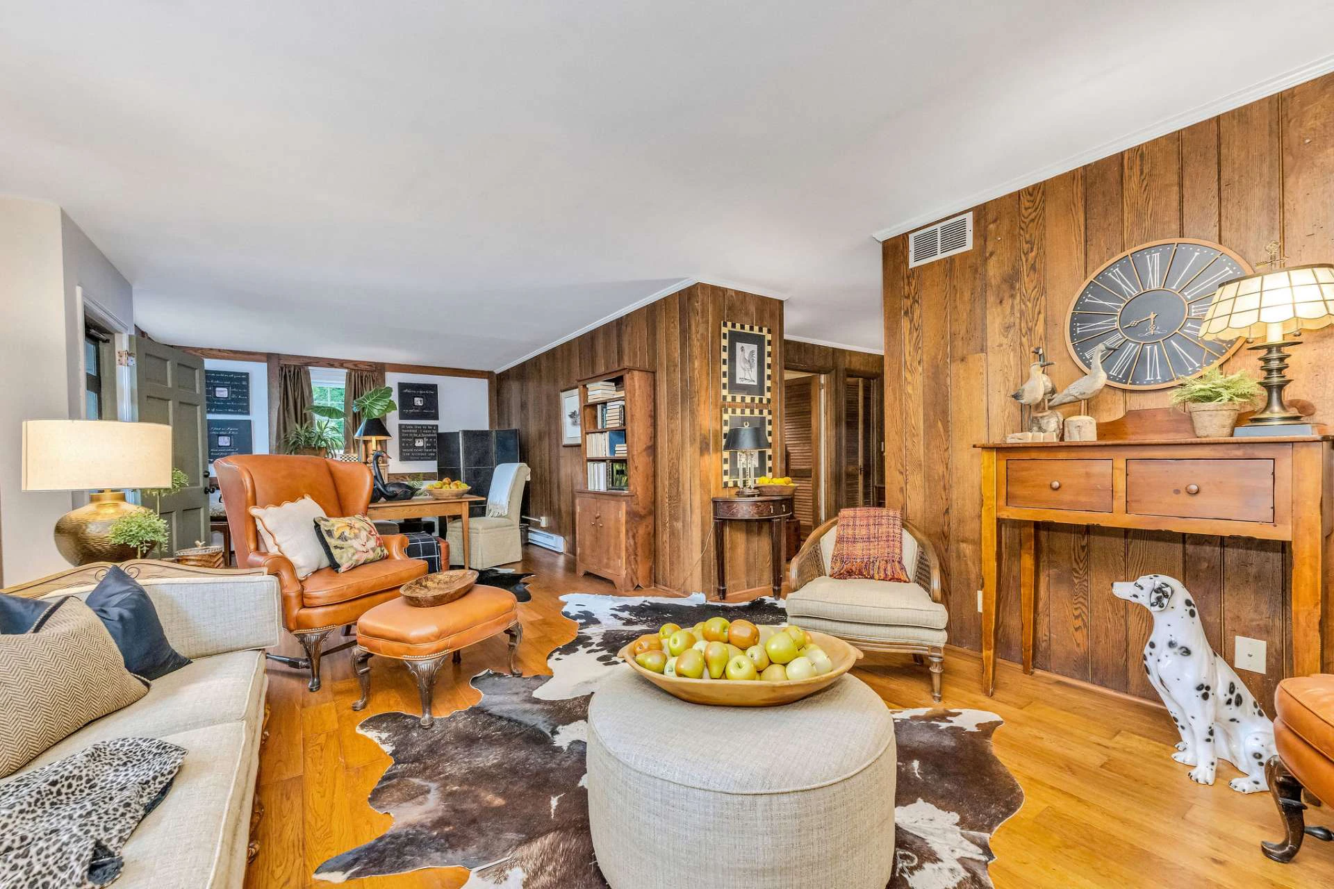 Image number 11 for the current listing