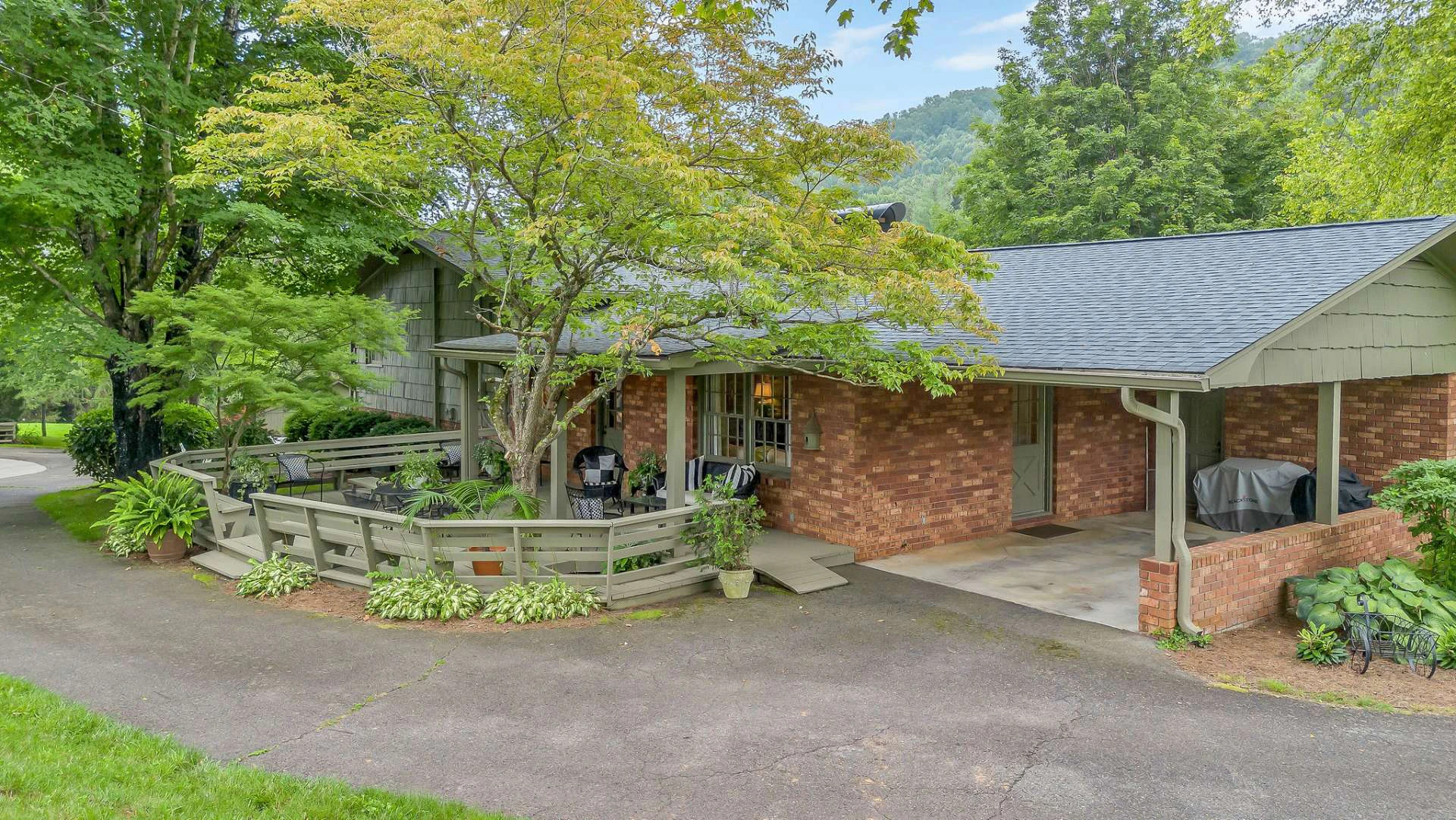 Image number 20 for the current listing