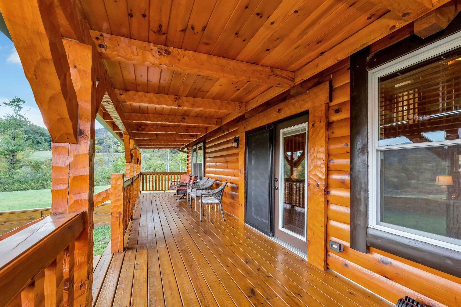 Image number 2 for the current listing