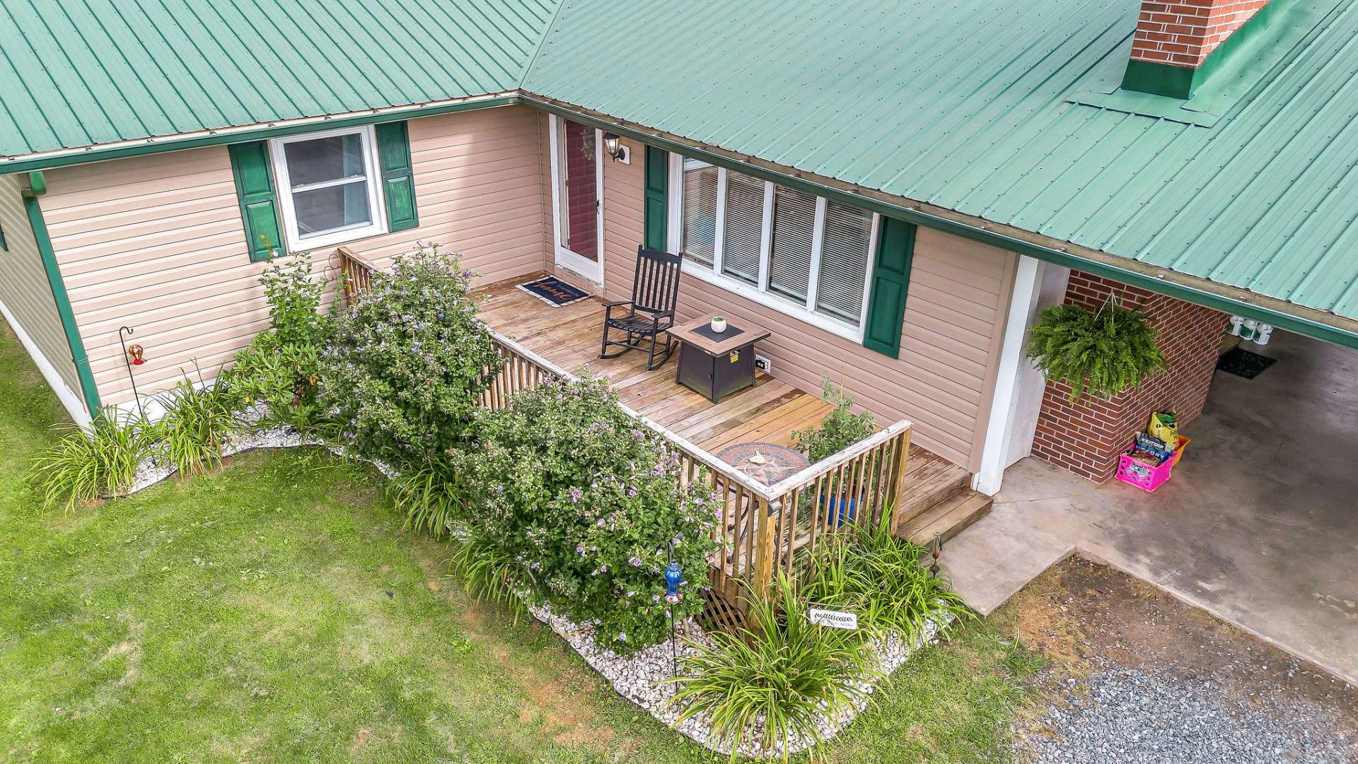 Image number 18 for the current listing