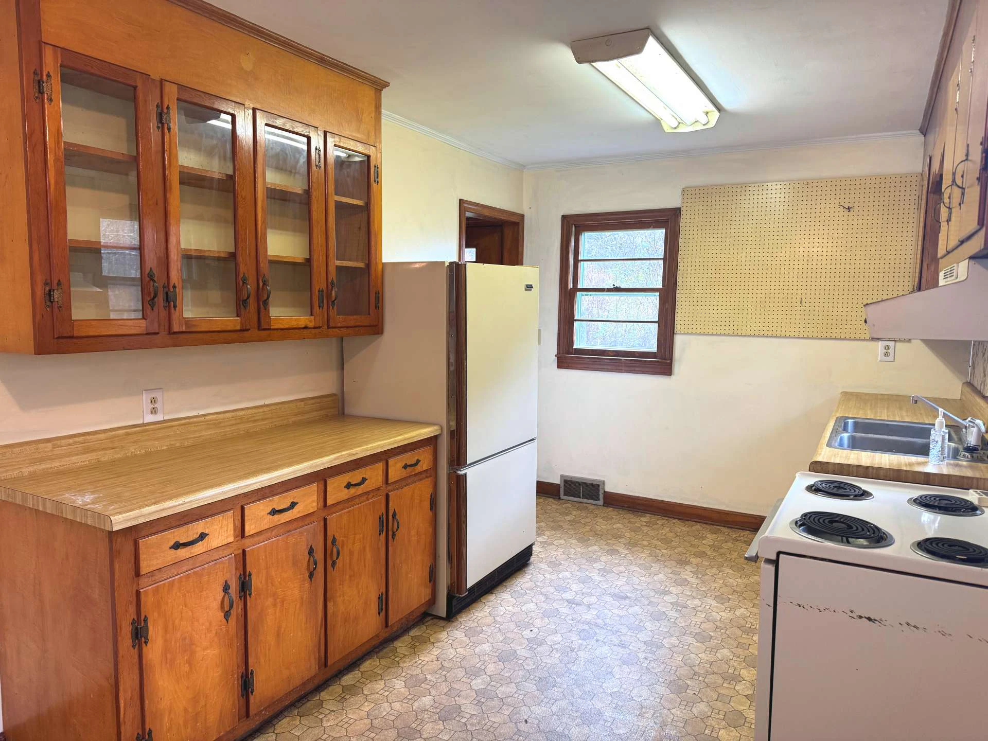 Image number 11 for the current listing