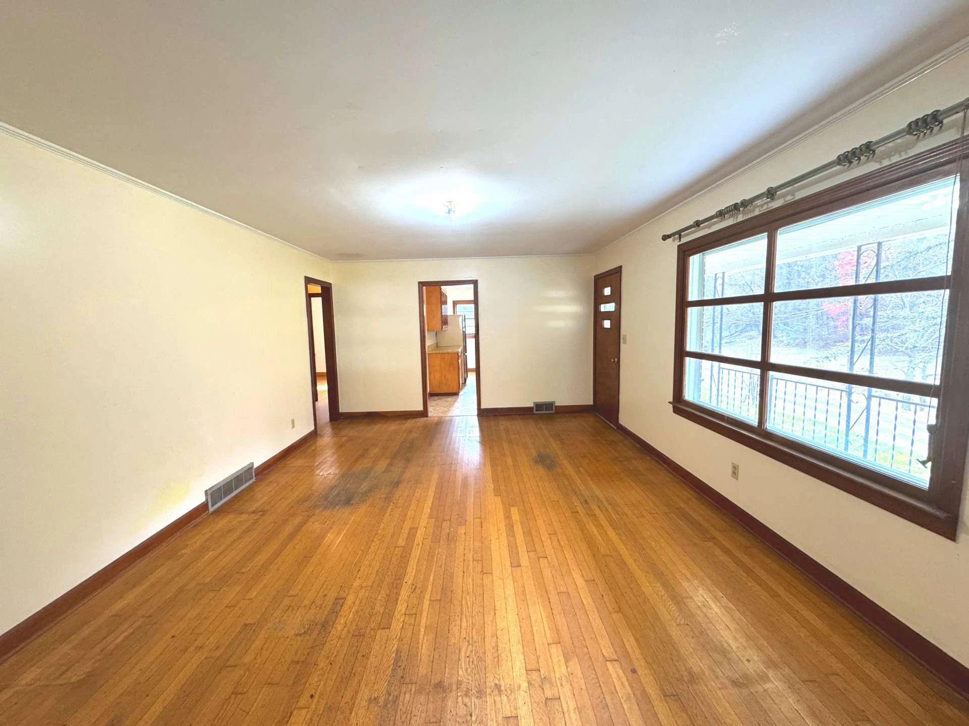 Image number 6 for the current listing