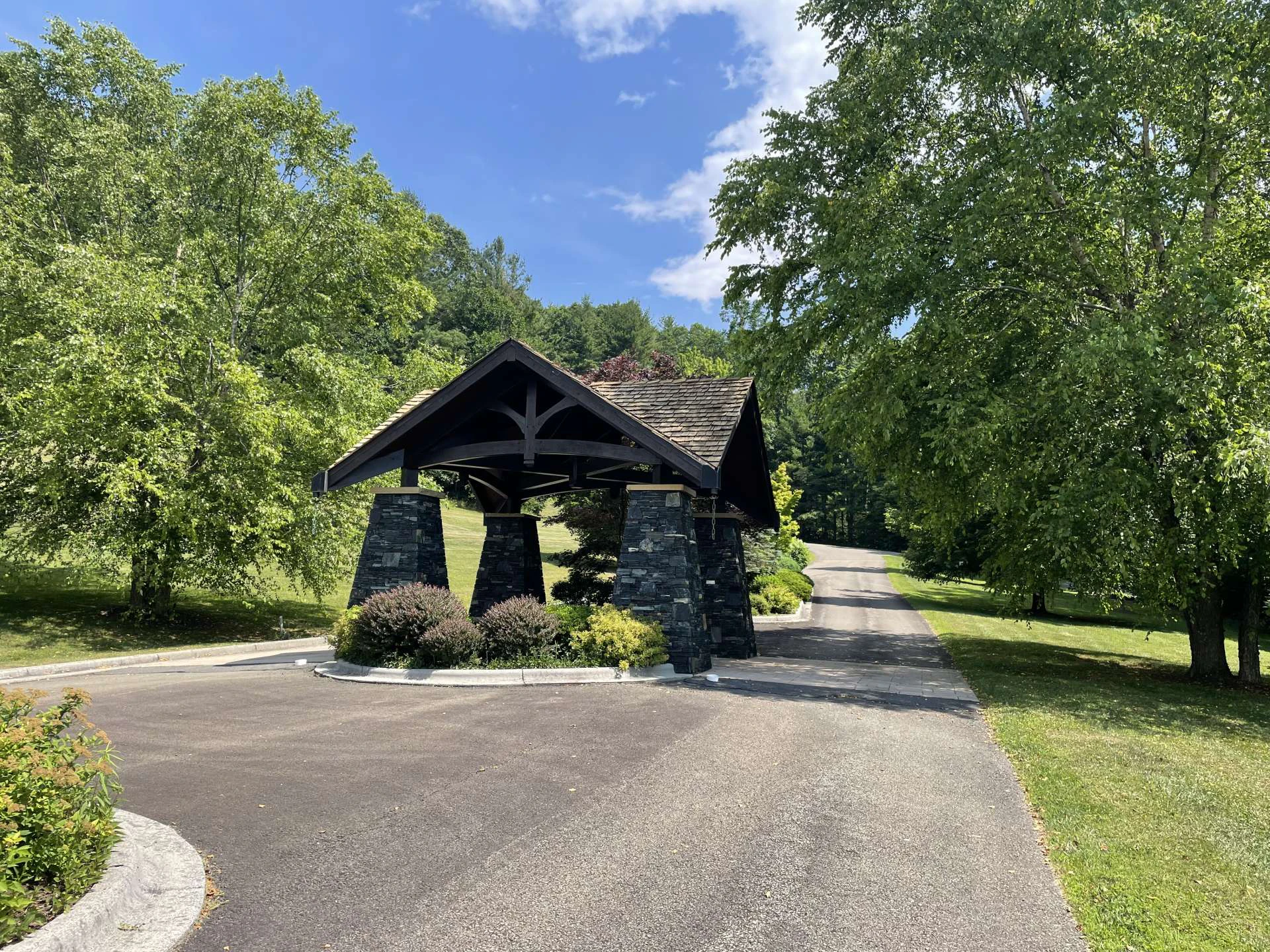 Image number 11 for the current listing
