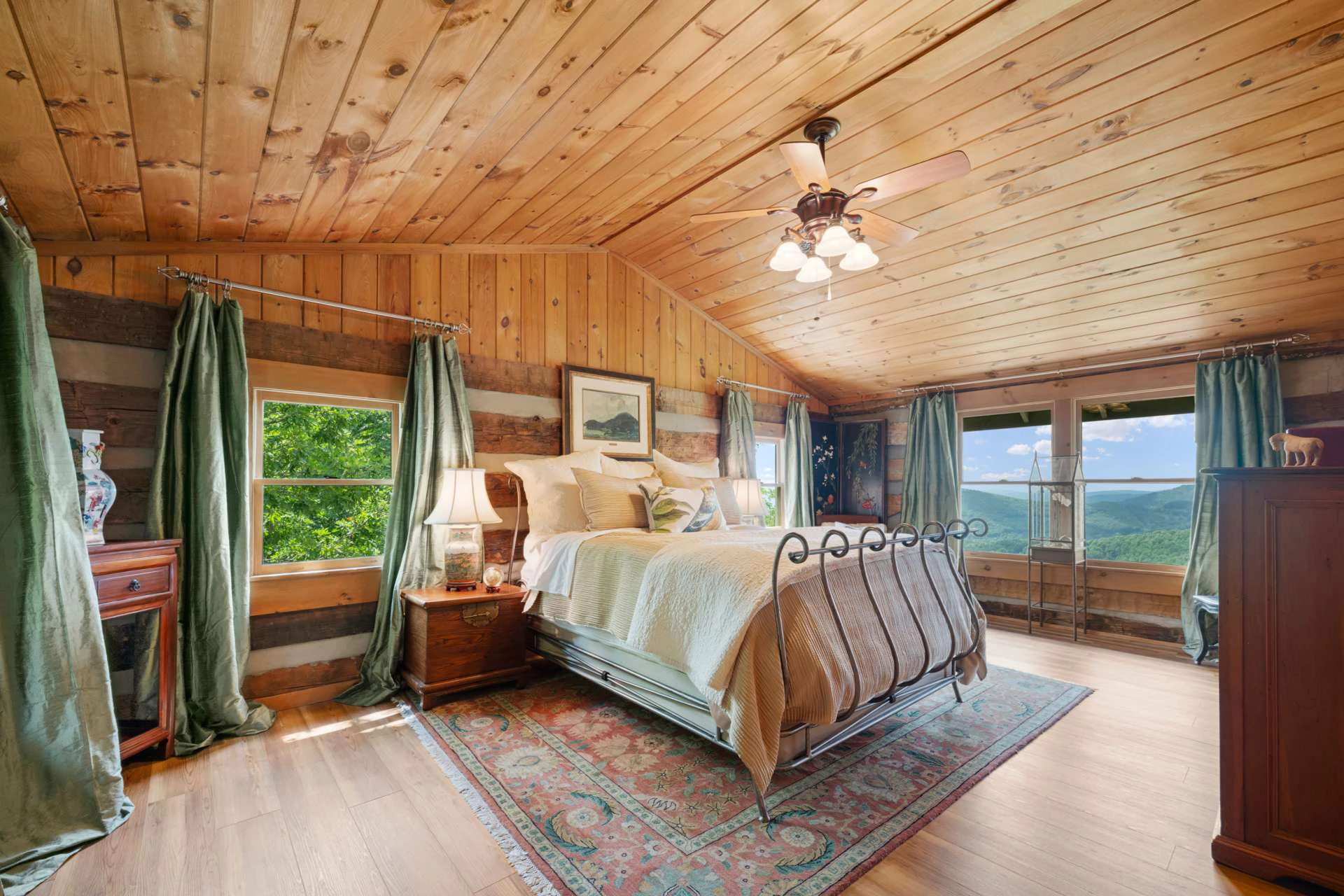 Image number 3 for the current listing