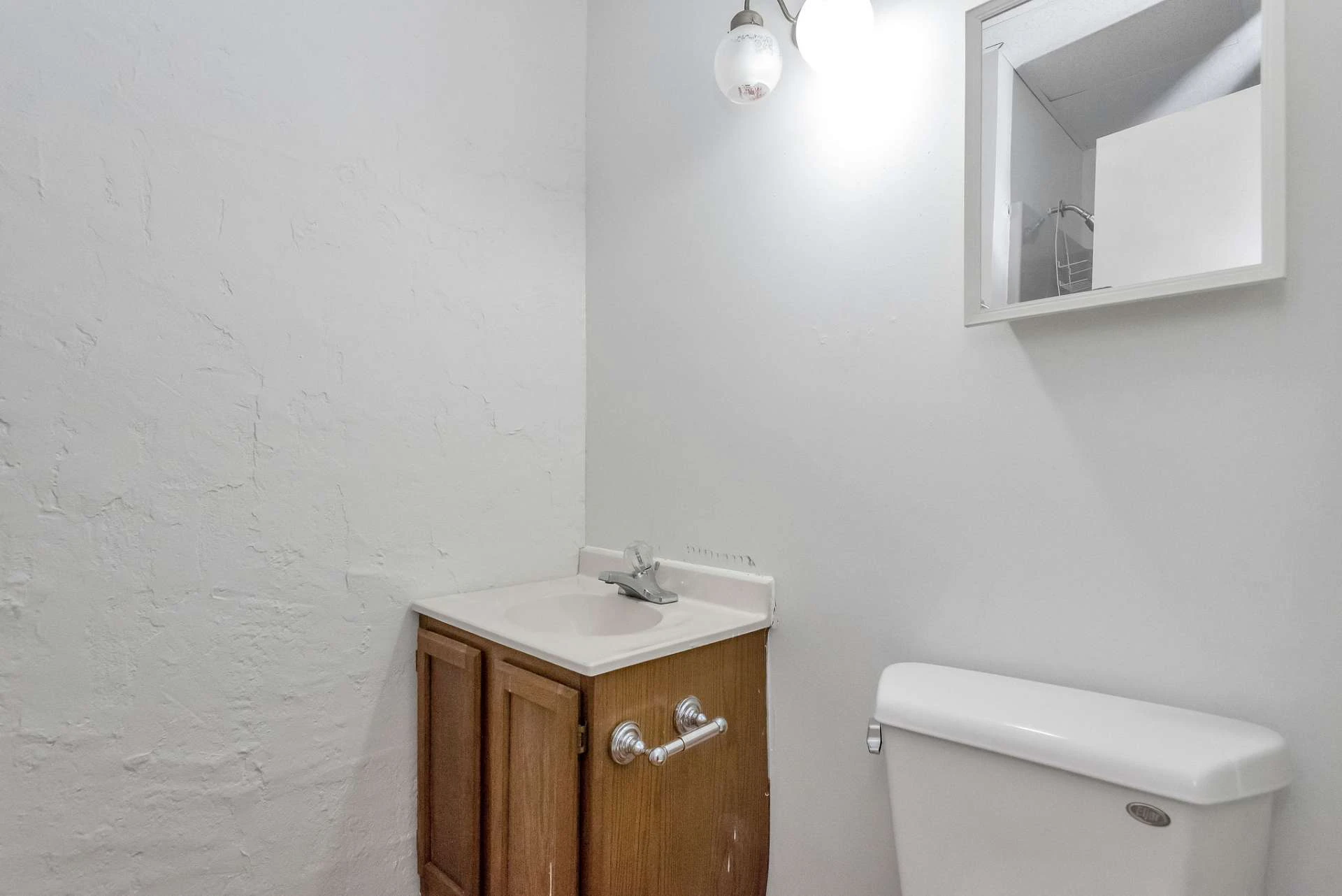 Image number 8 for the current listing