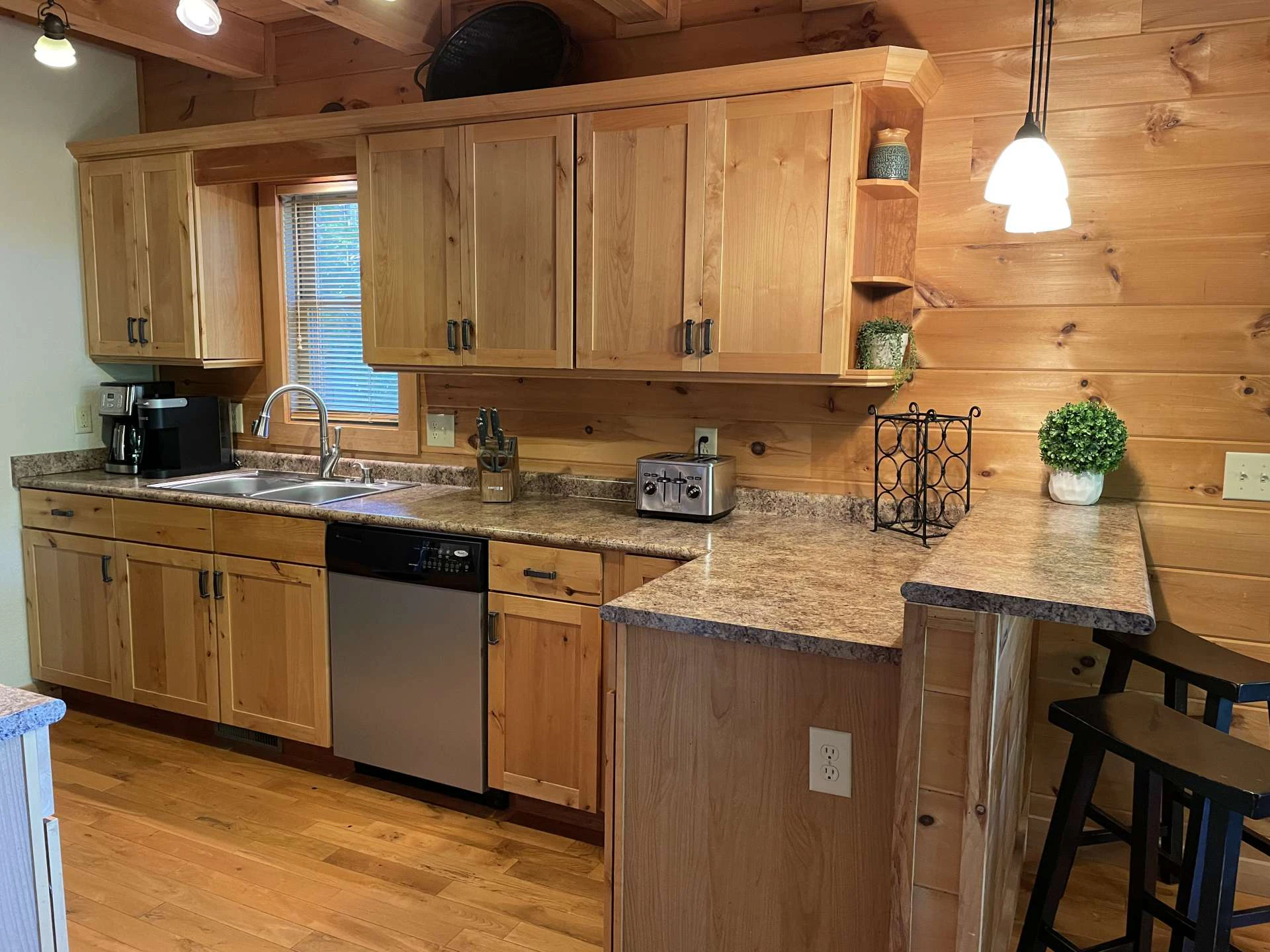 Image number 7 for the current listing