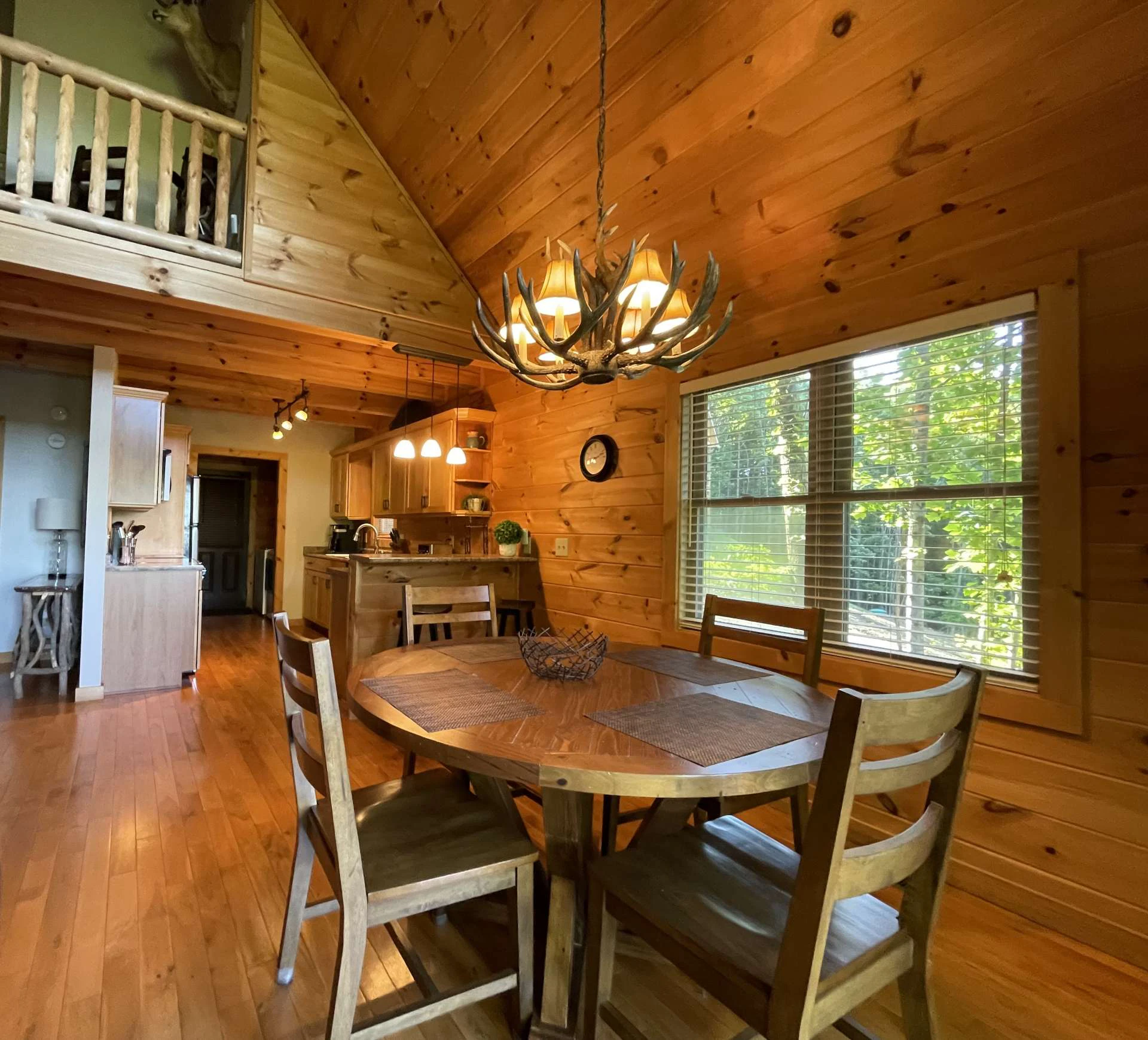 Image number 11 for the current listing