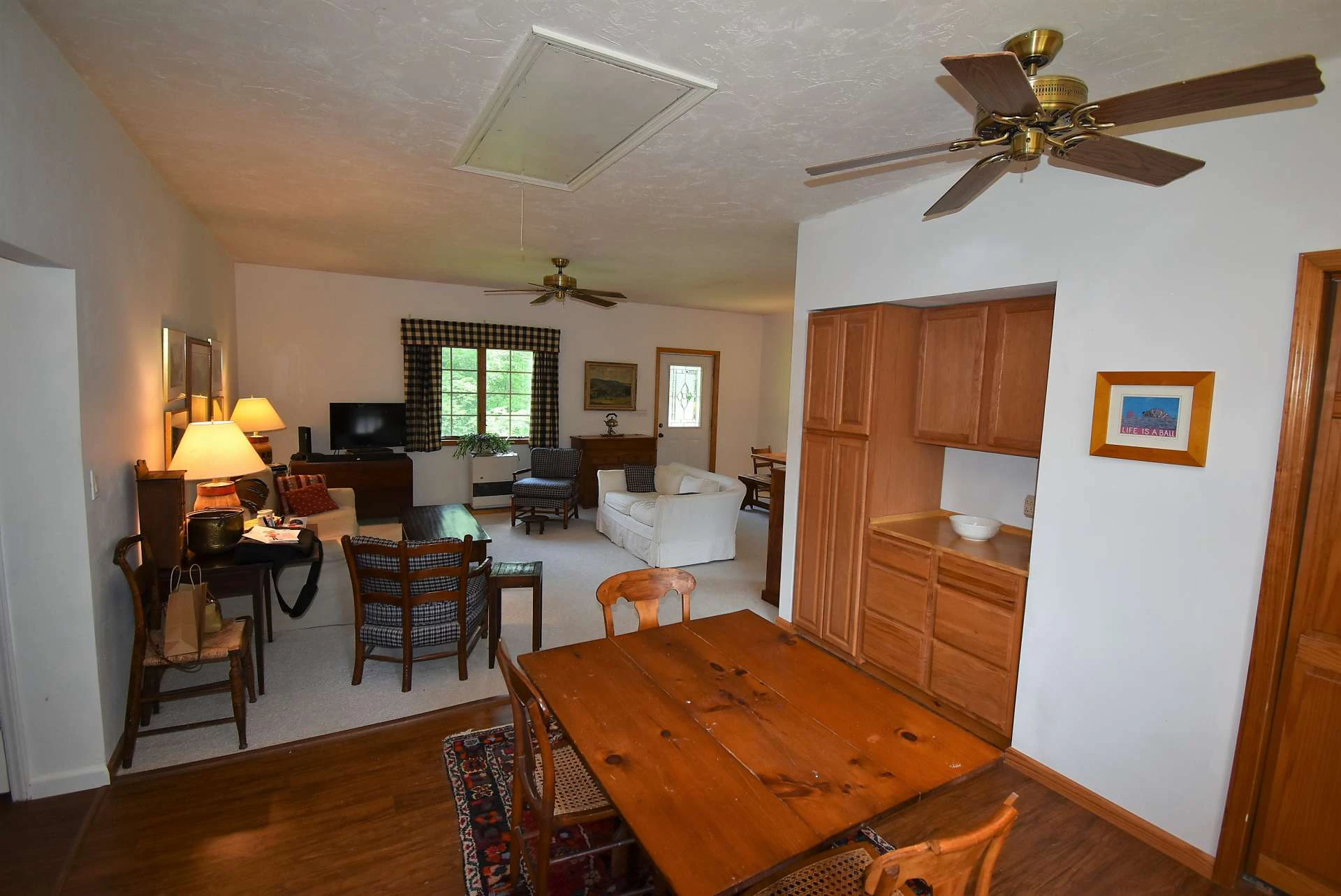 Image number 4 for the current listing