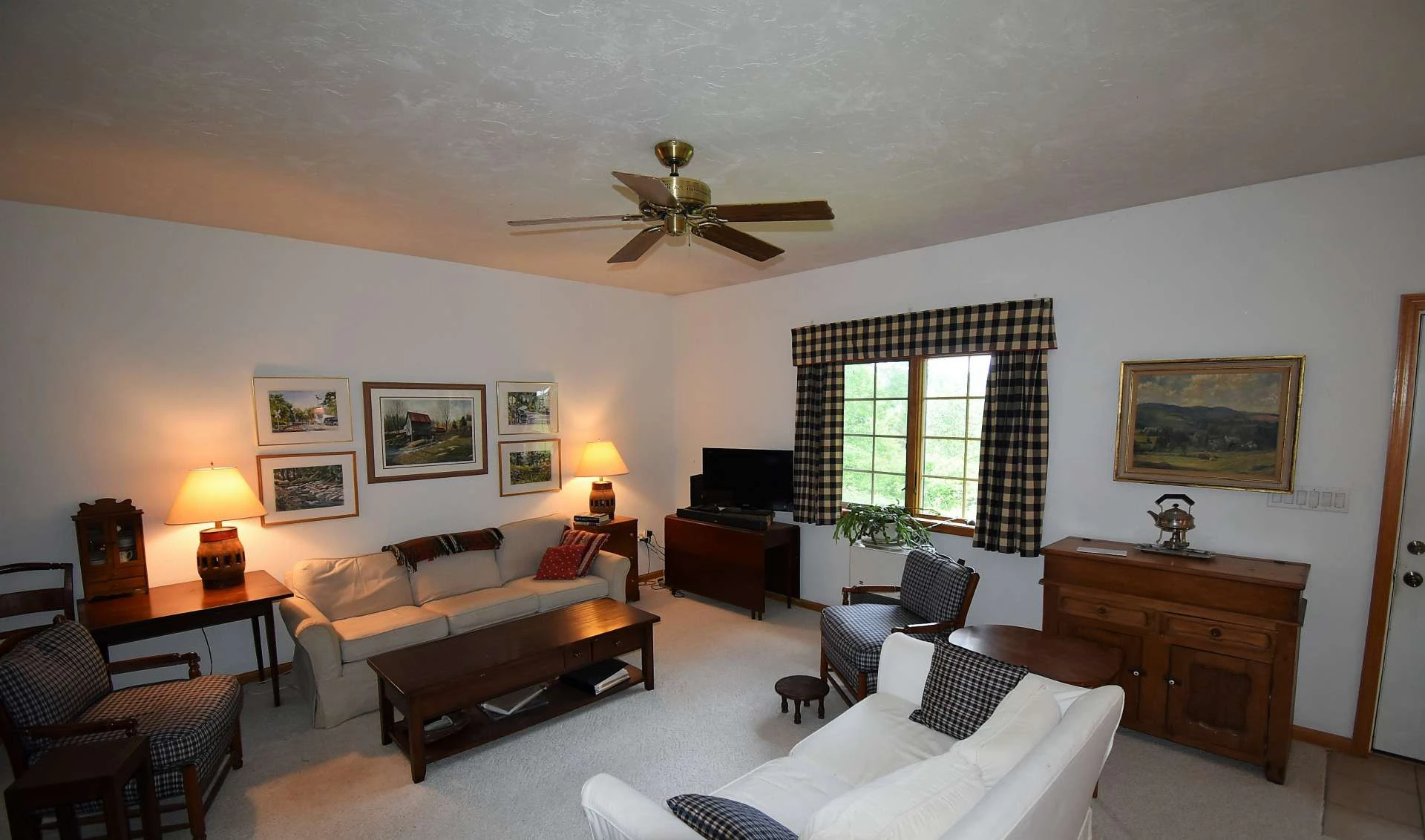 Image number 5 for the current listing