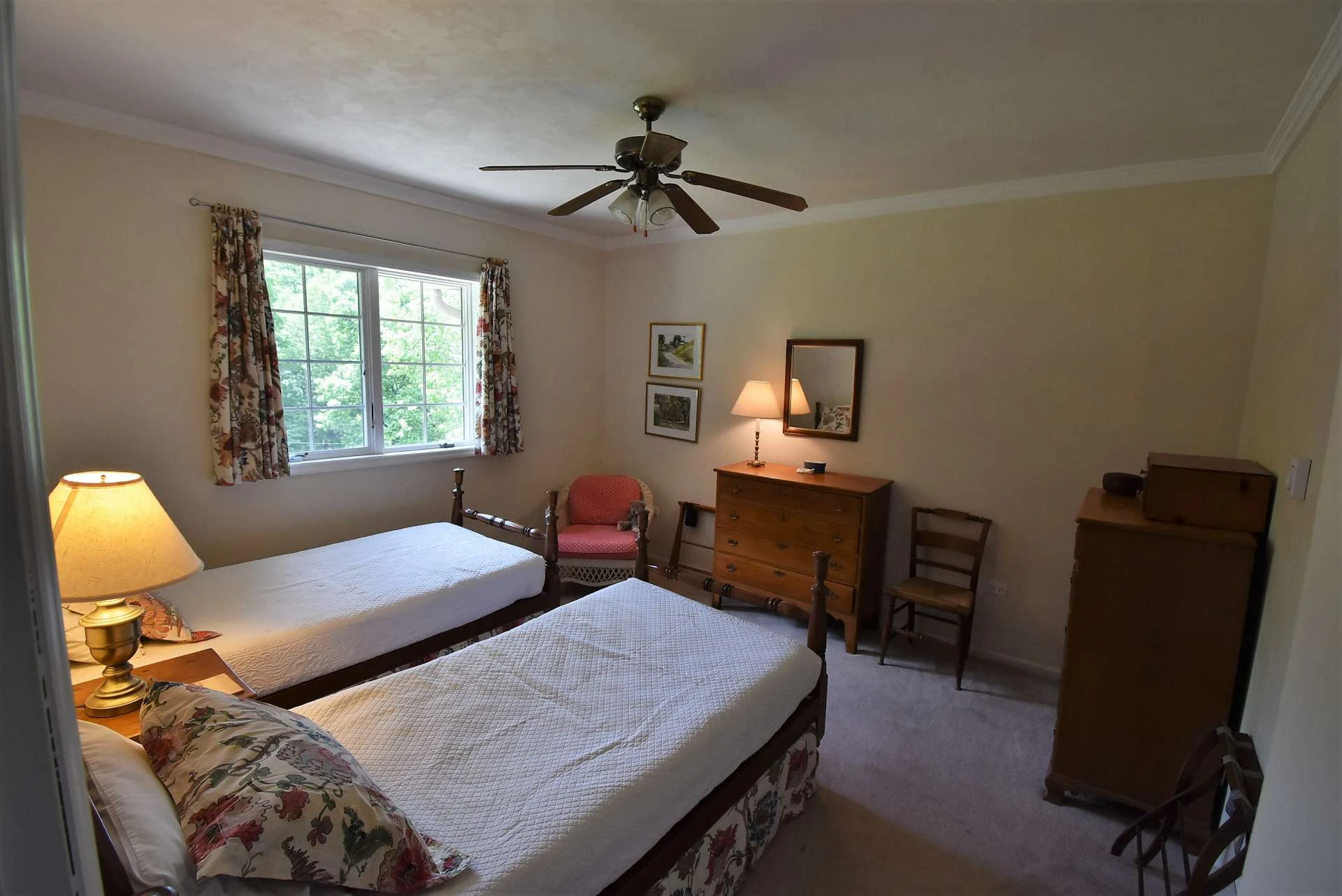 Image number 7 for the current listing