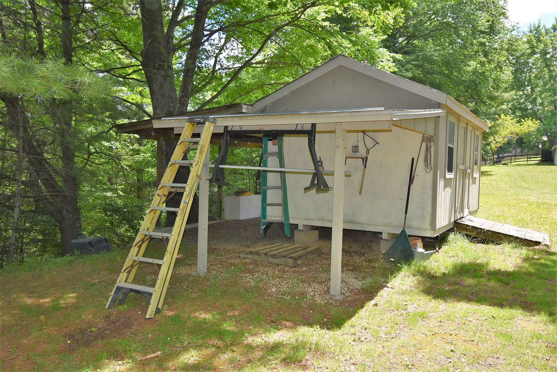 Image number 19 for the current listing