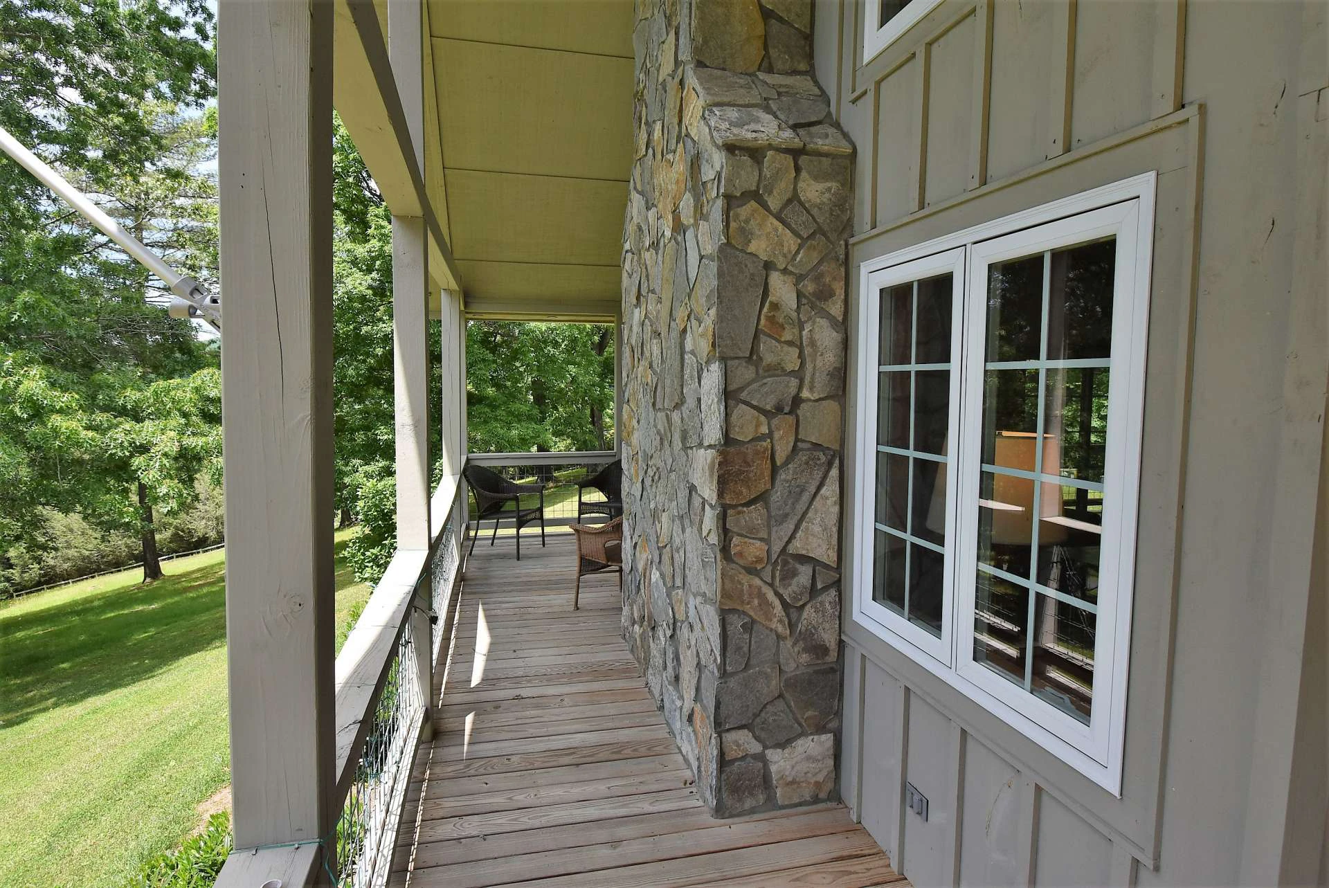 Image number 26 for the current listing