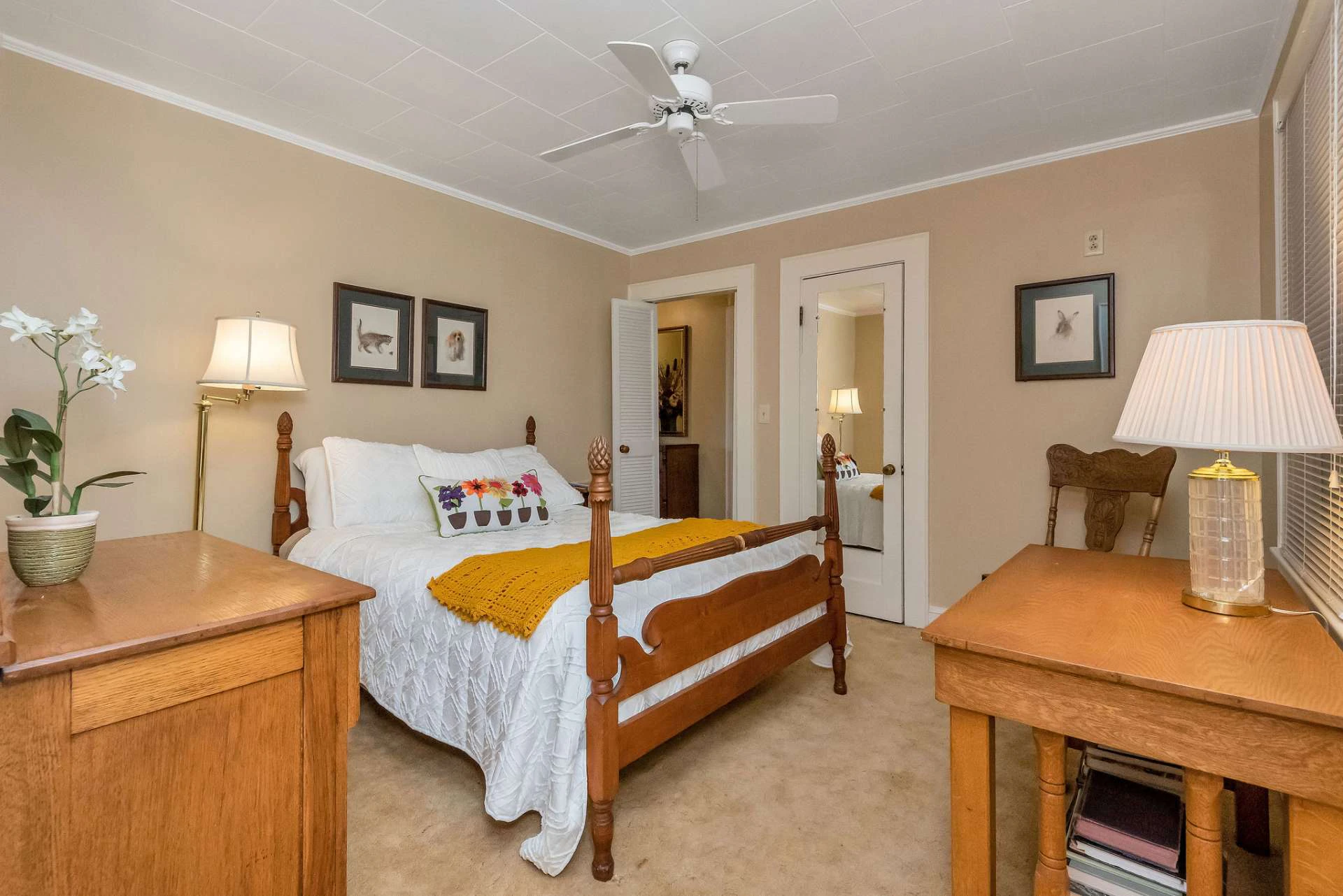 Image number 3 for the current listing