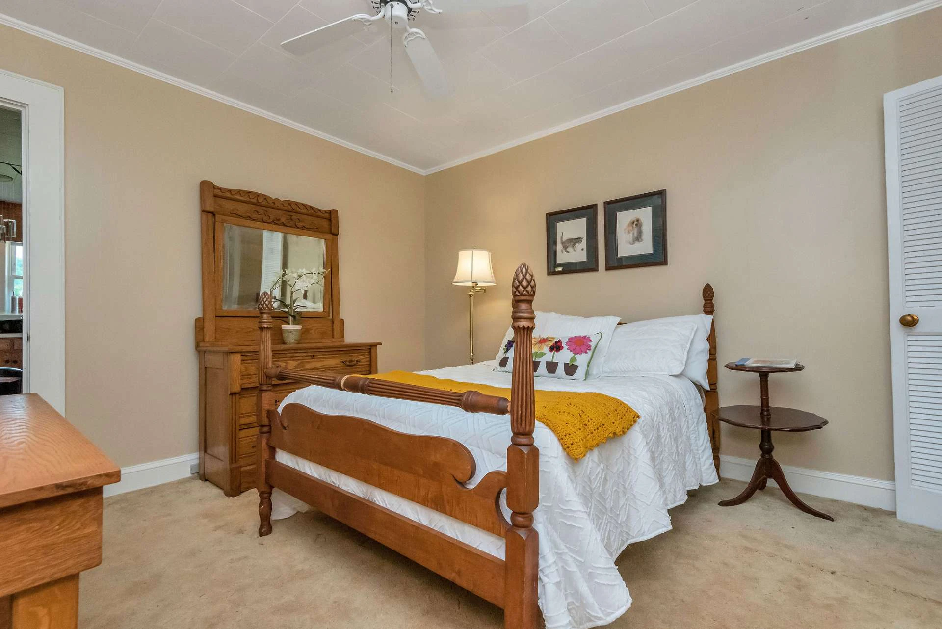 Image number 4 for the current listing