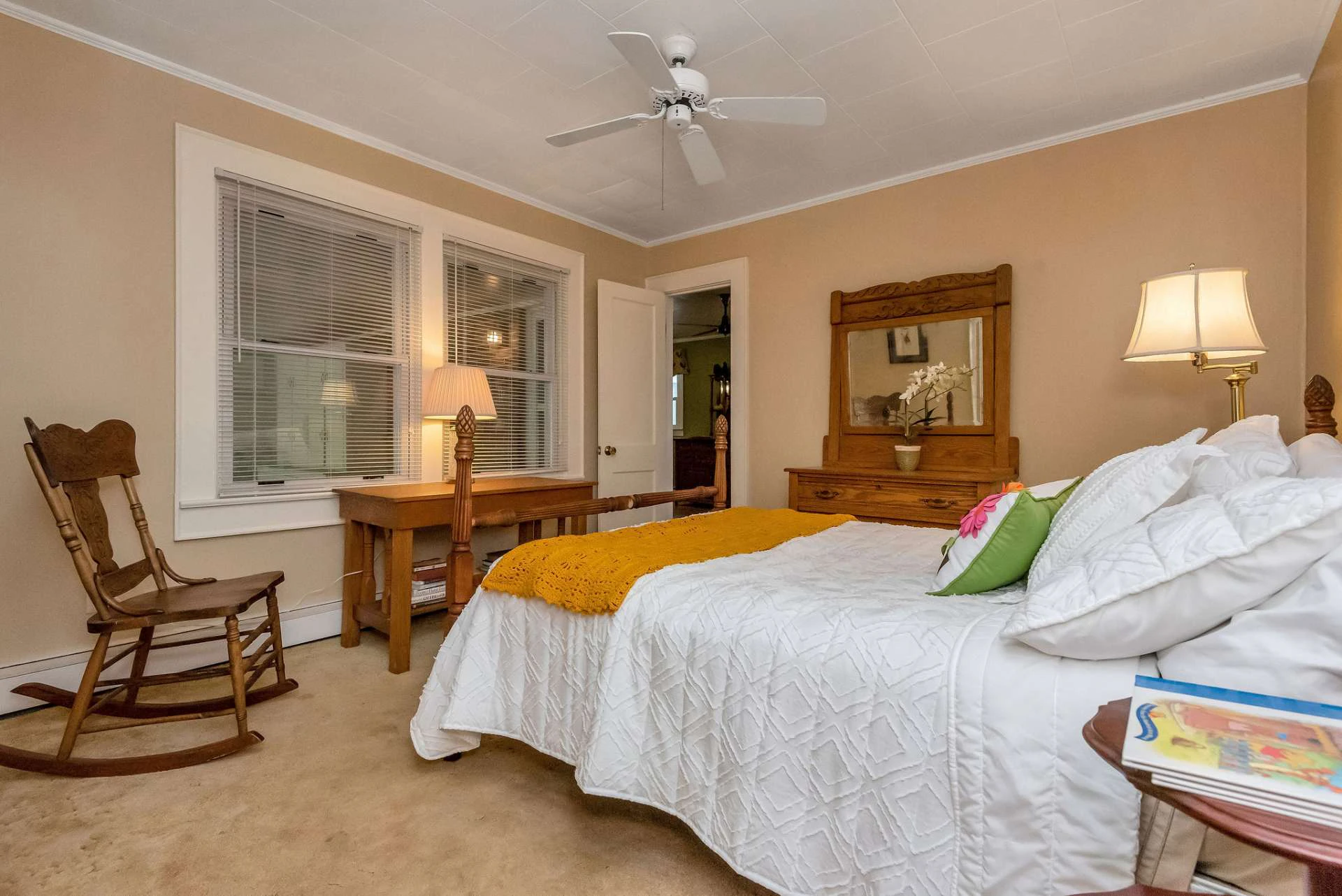 Image number 5 for the current listing