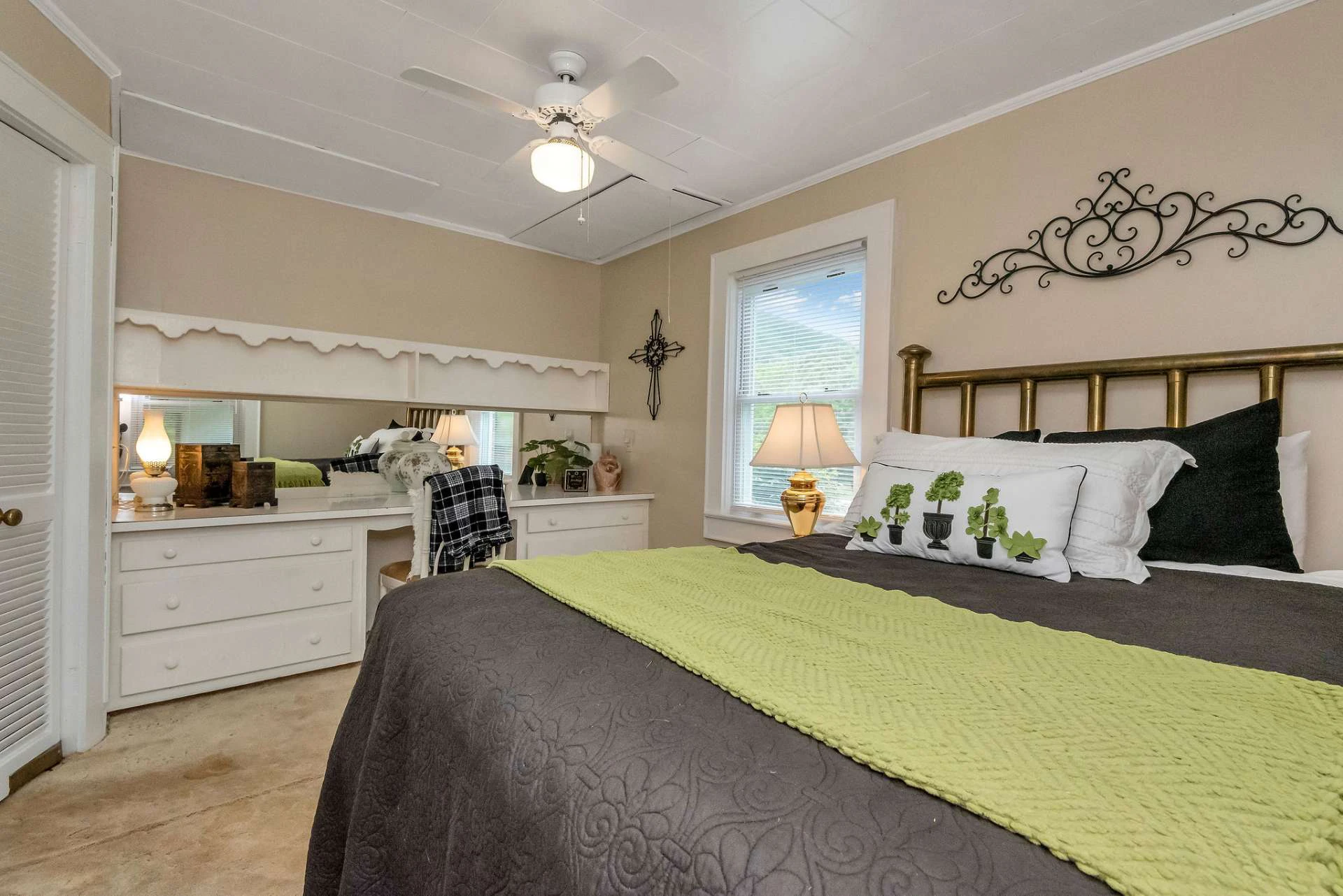 Image number 7 for the current listing