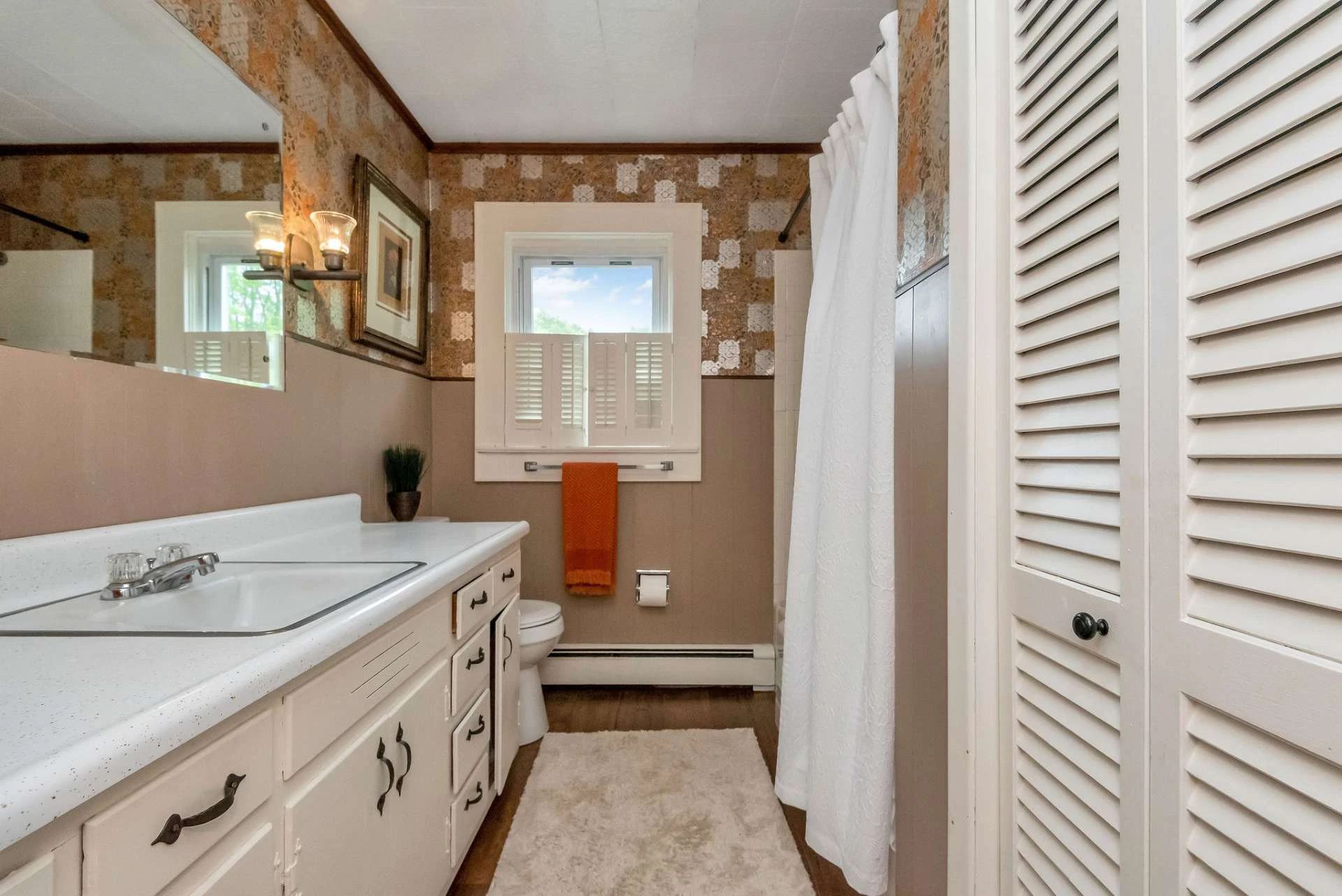 Image number 2 for the current listing
