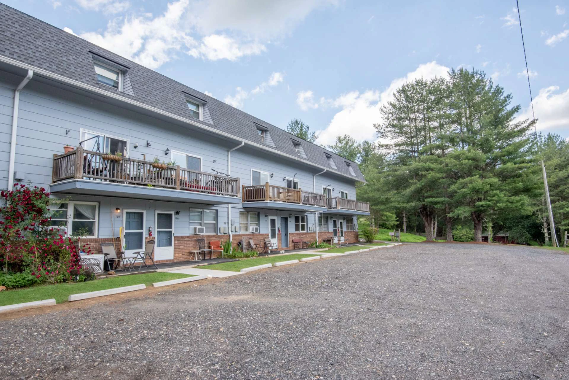 Image number 2 for the current listing