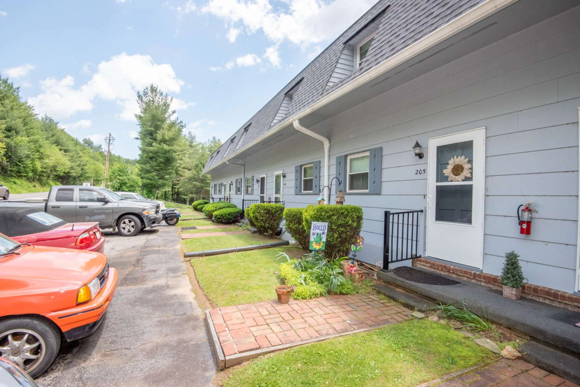 Image number 19 for the current listing