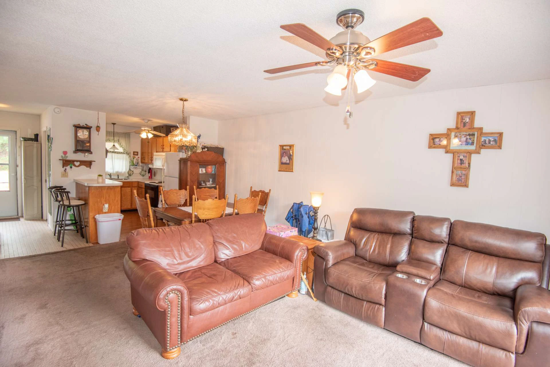 Image number 3 for the current listing