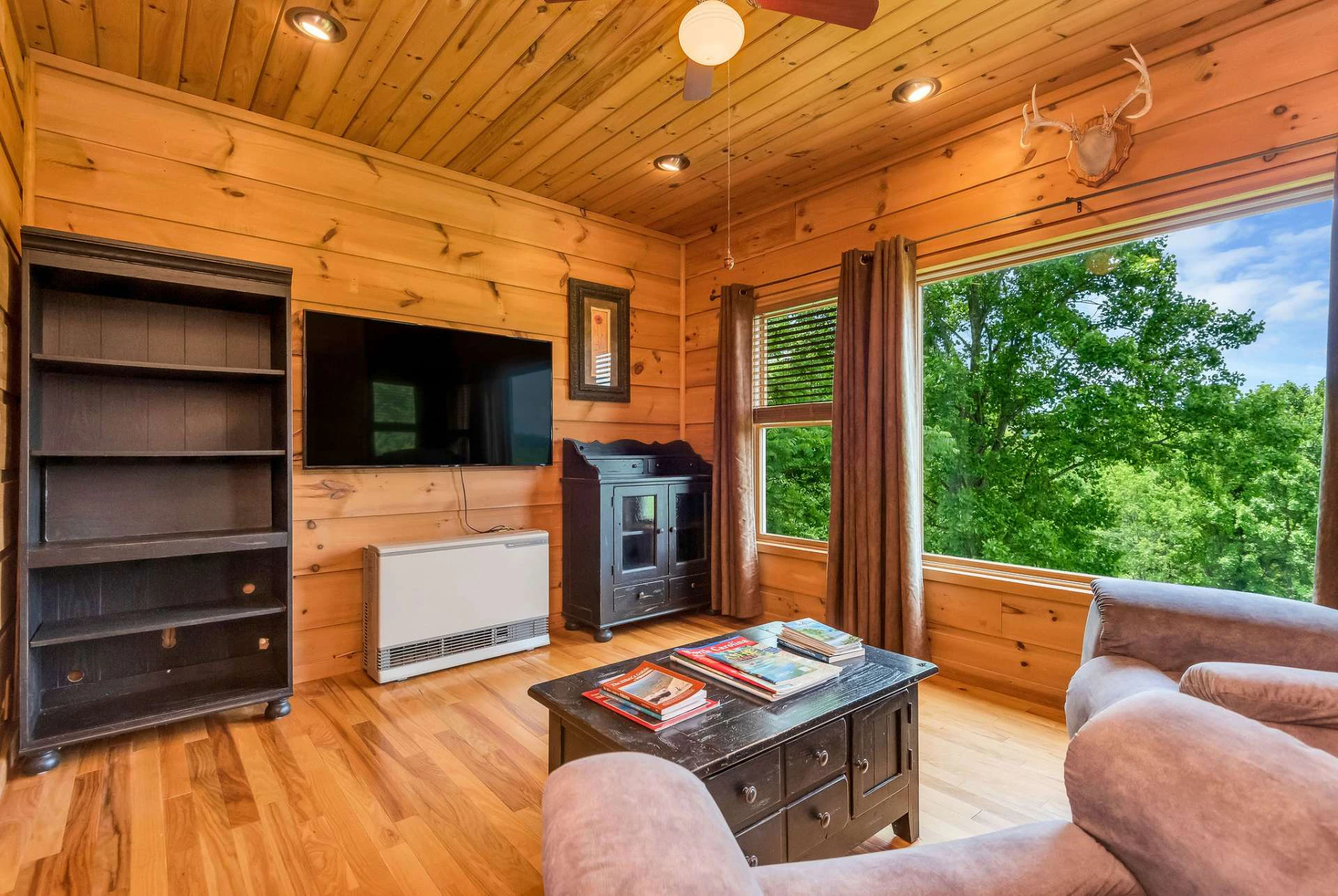 Image number 5 for the current listing