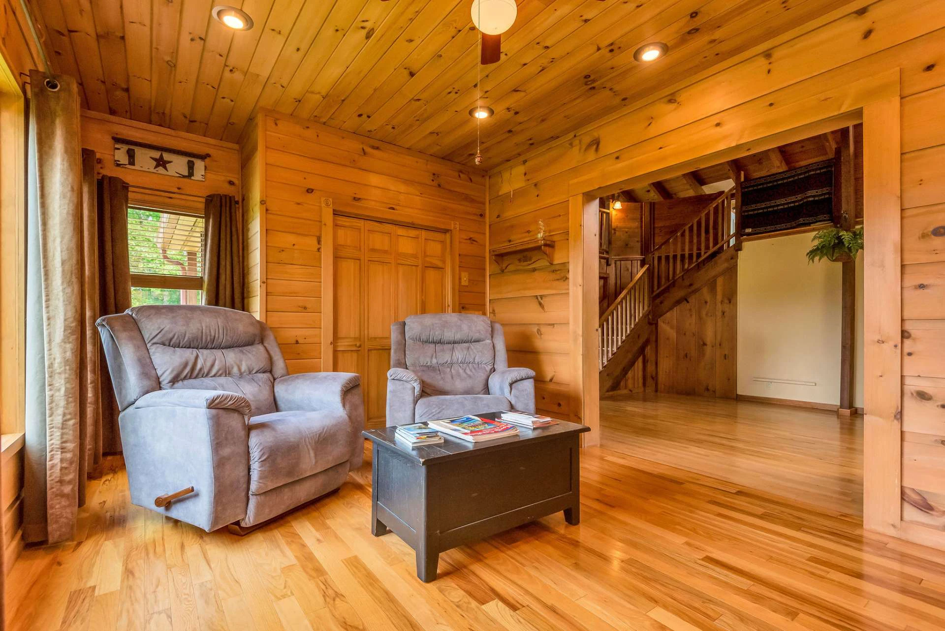 Image number 6 for the current listing