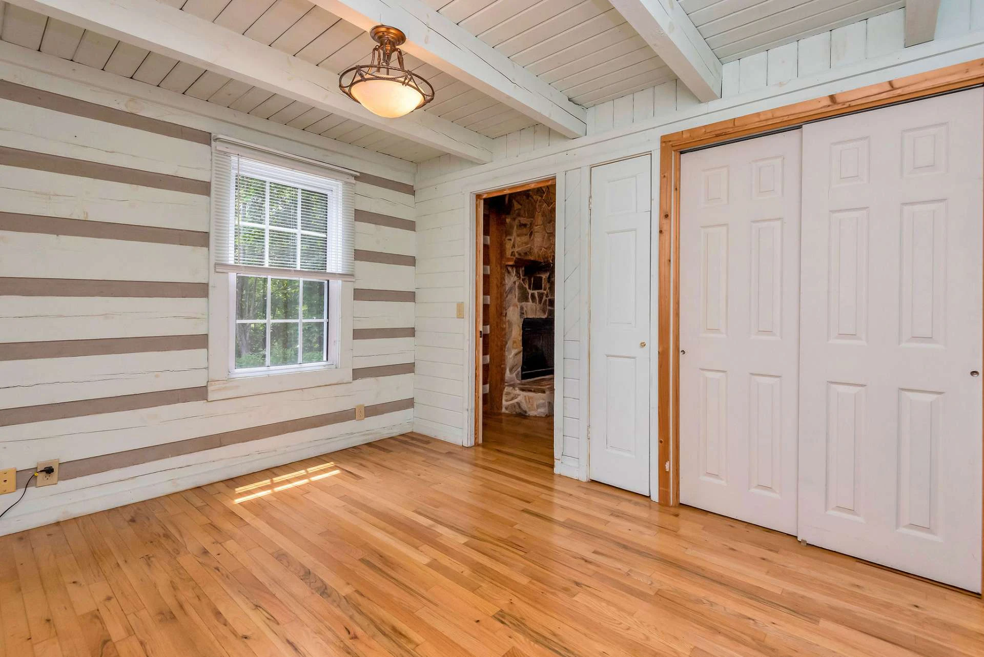 Image number 9 for the current listing