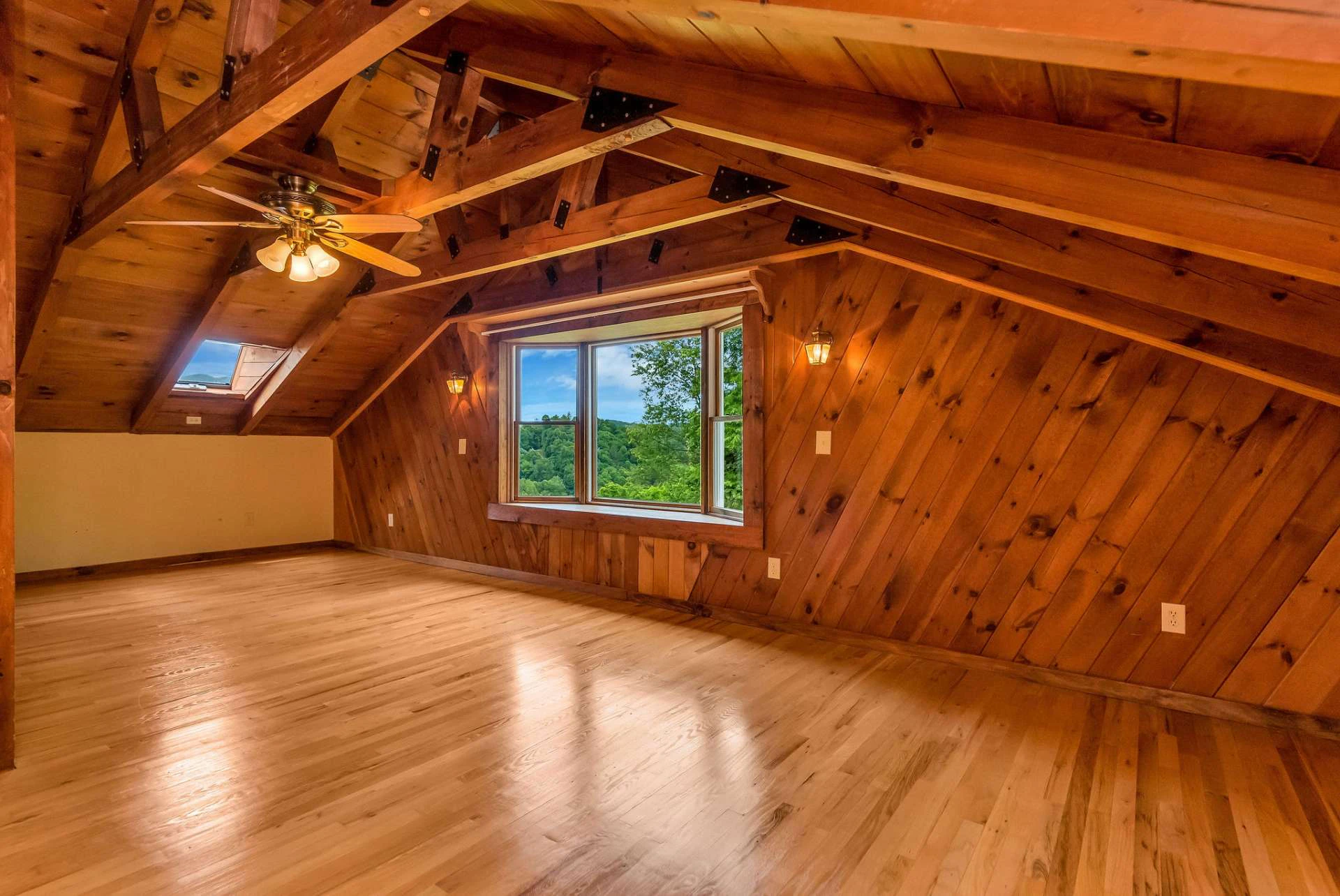 Image number 2 for the current listing