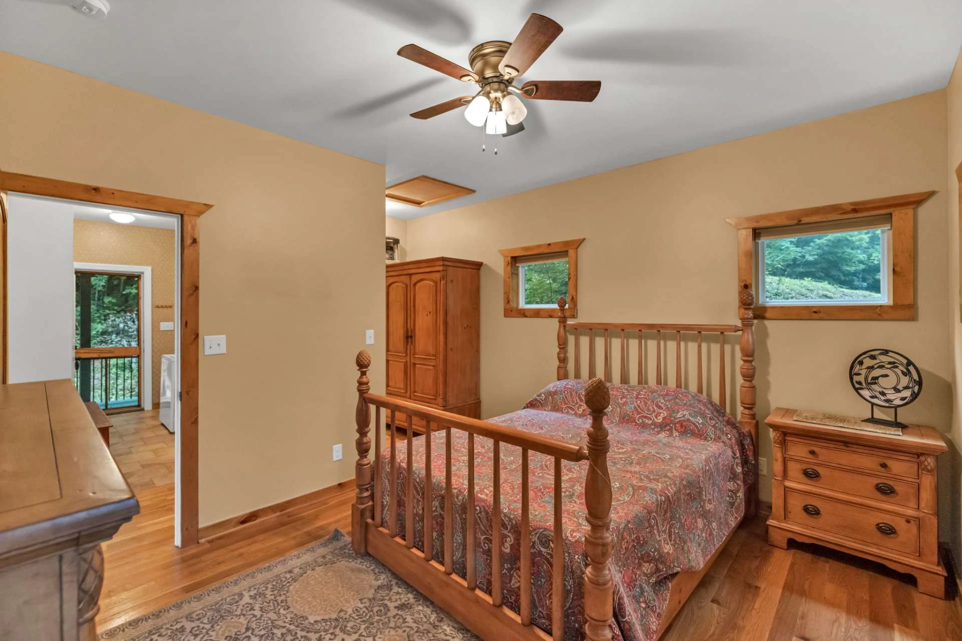 Image number 9 for the current listing
