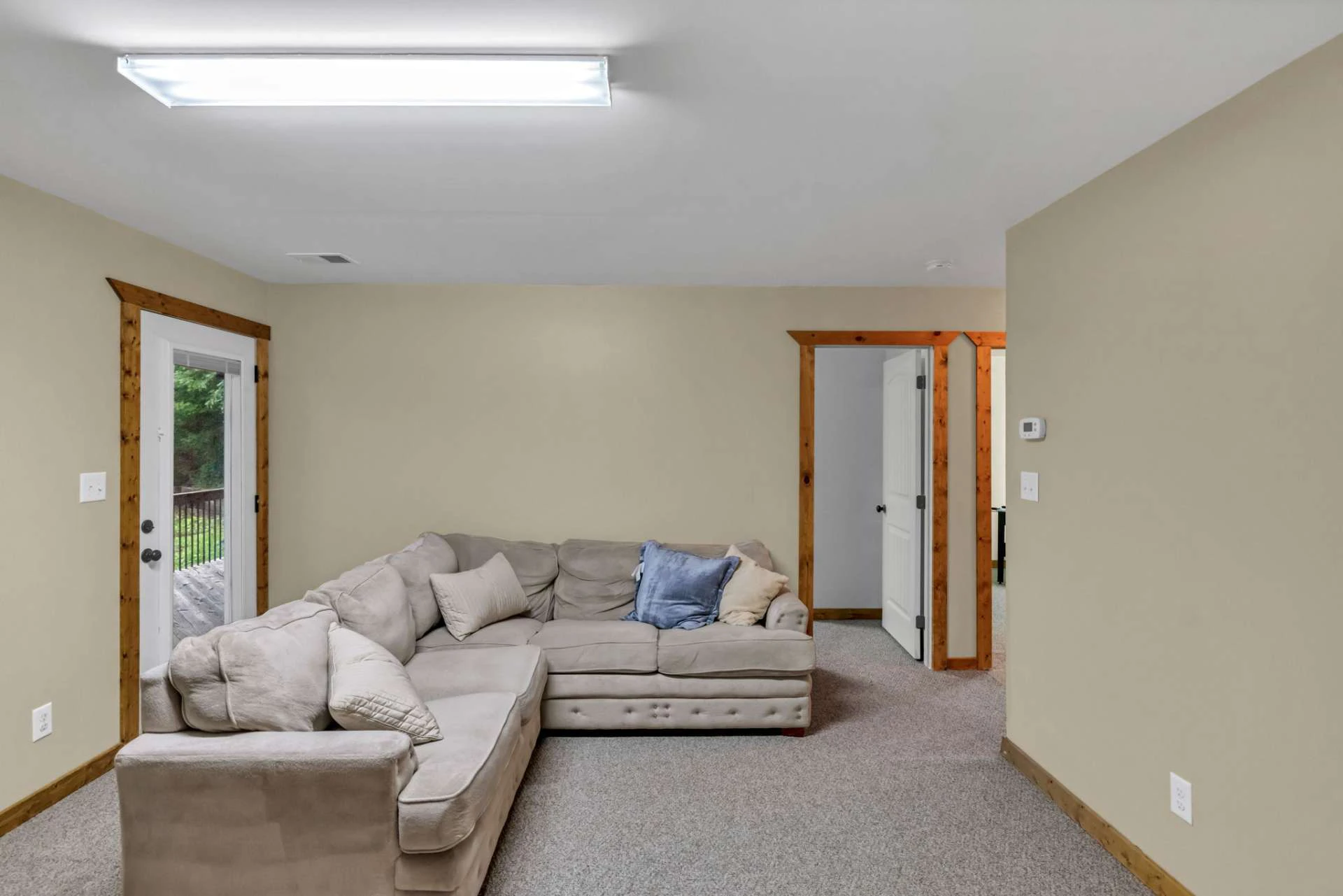 Image number 4 for the current listing