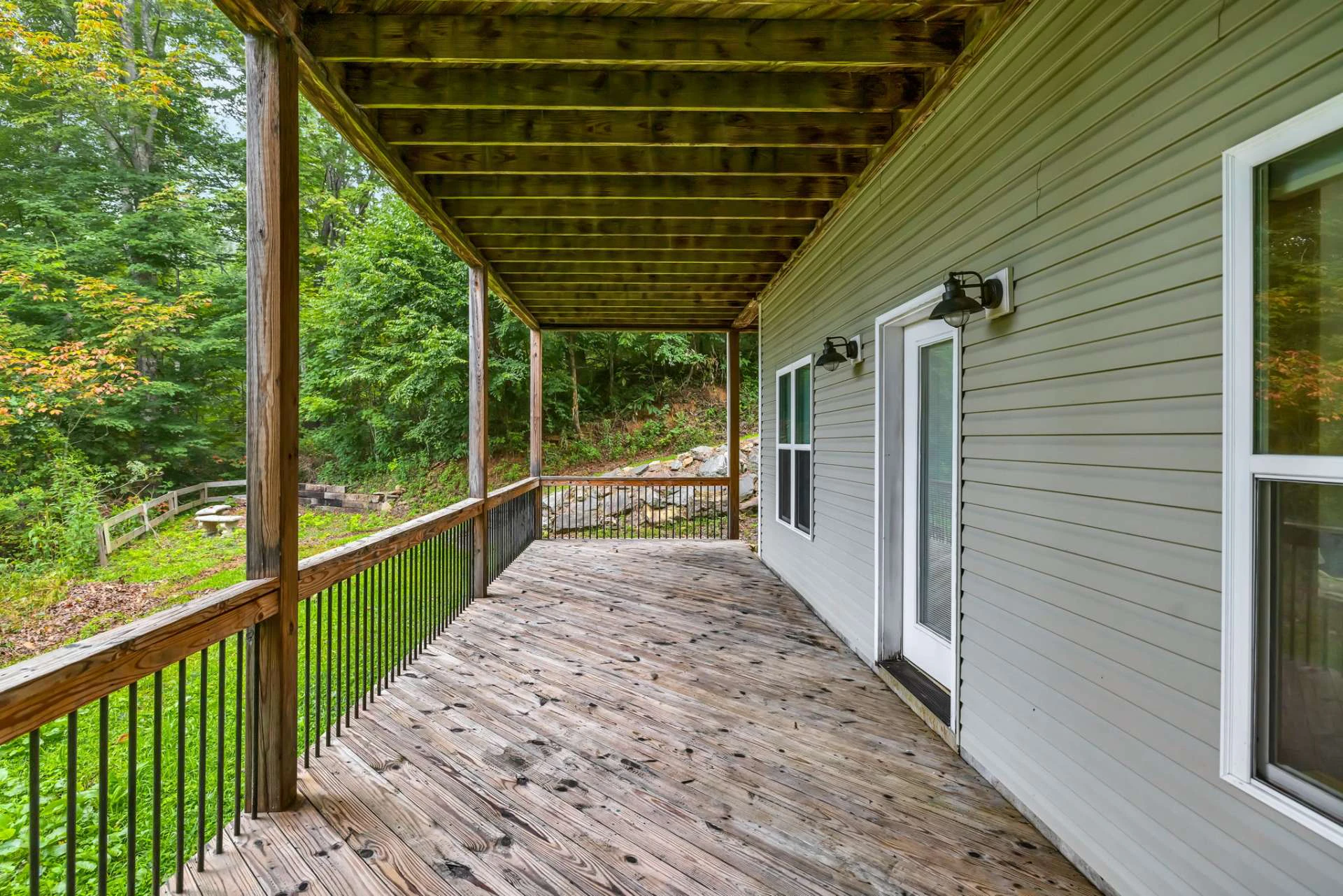 Image number 18 for the current listing