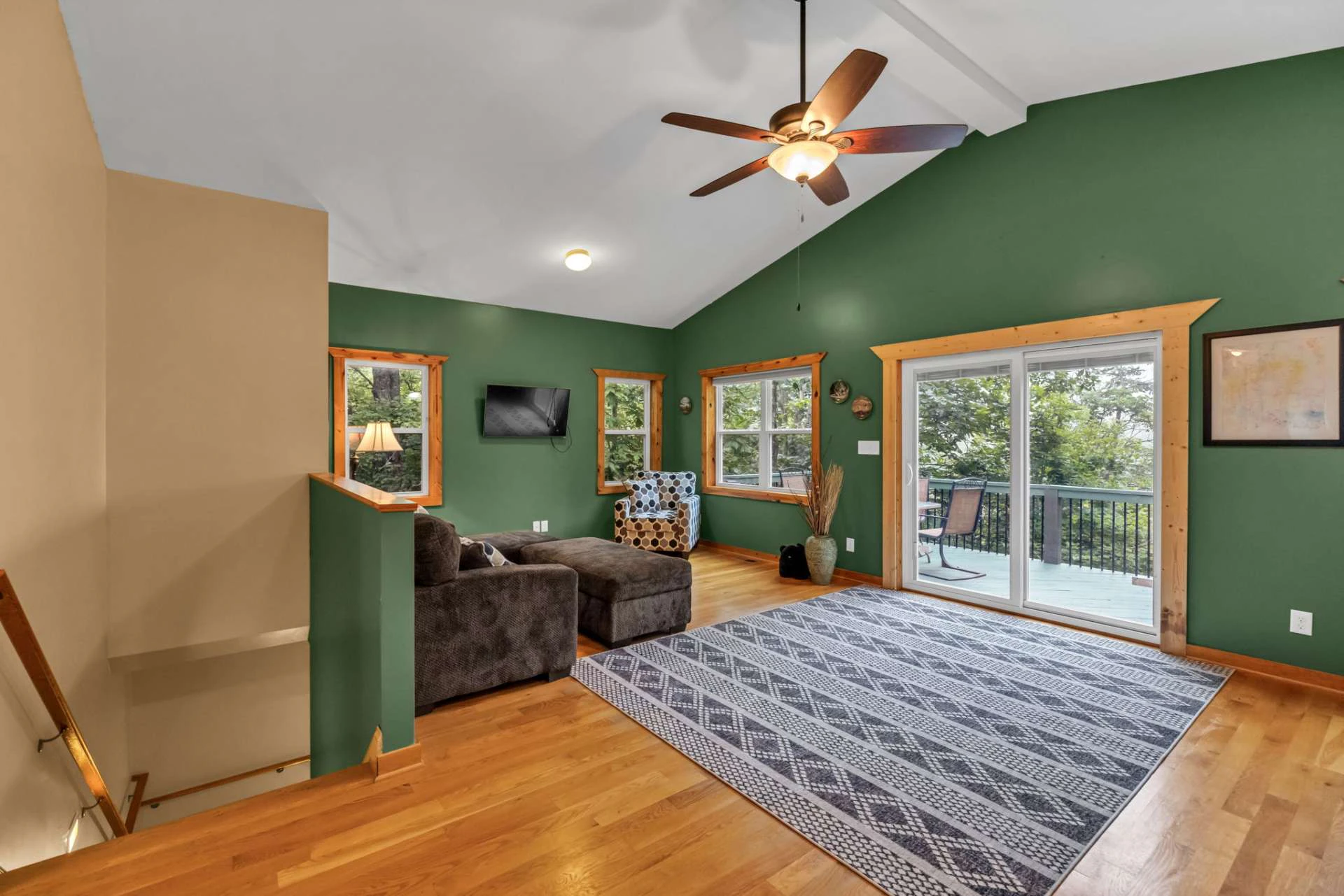 Image number 5 for the current listing