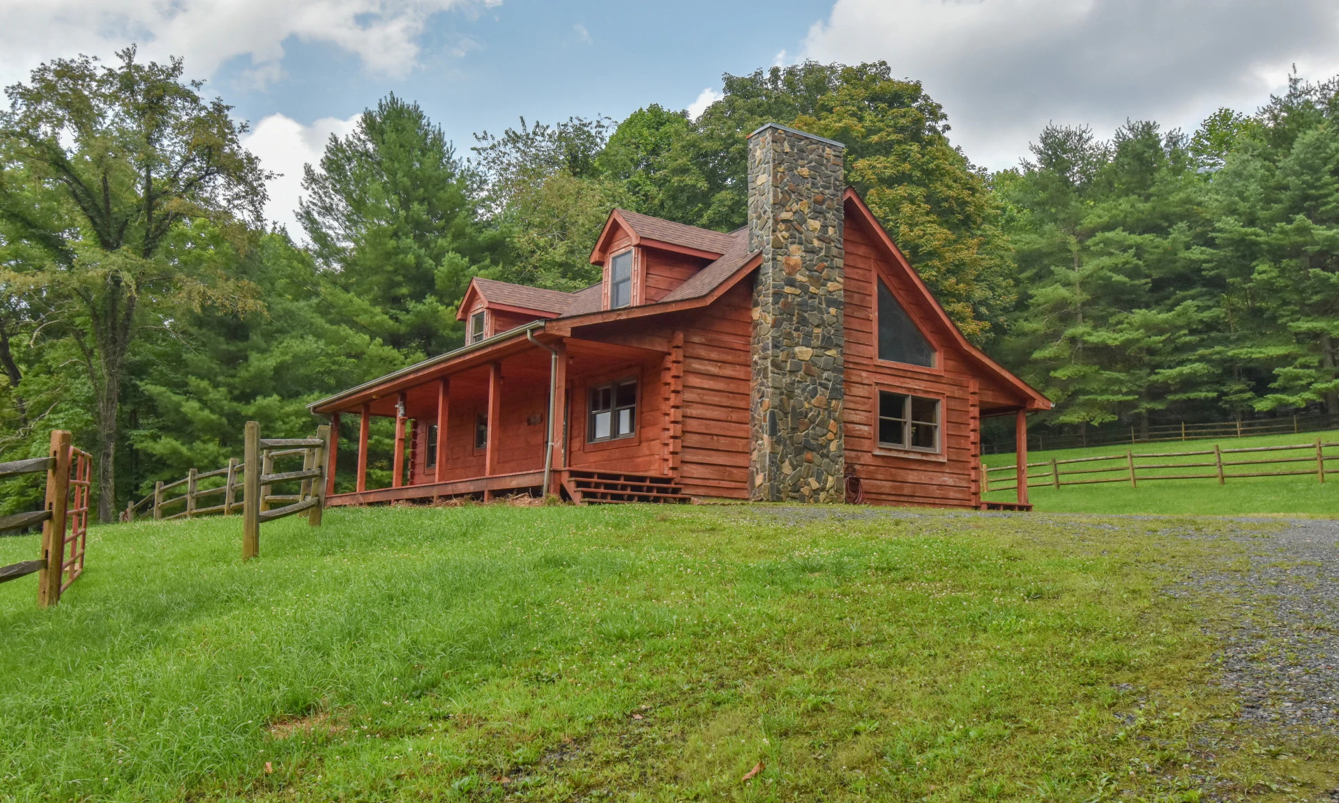 Image number 1 for the current listing