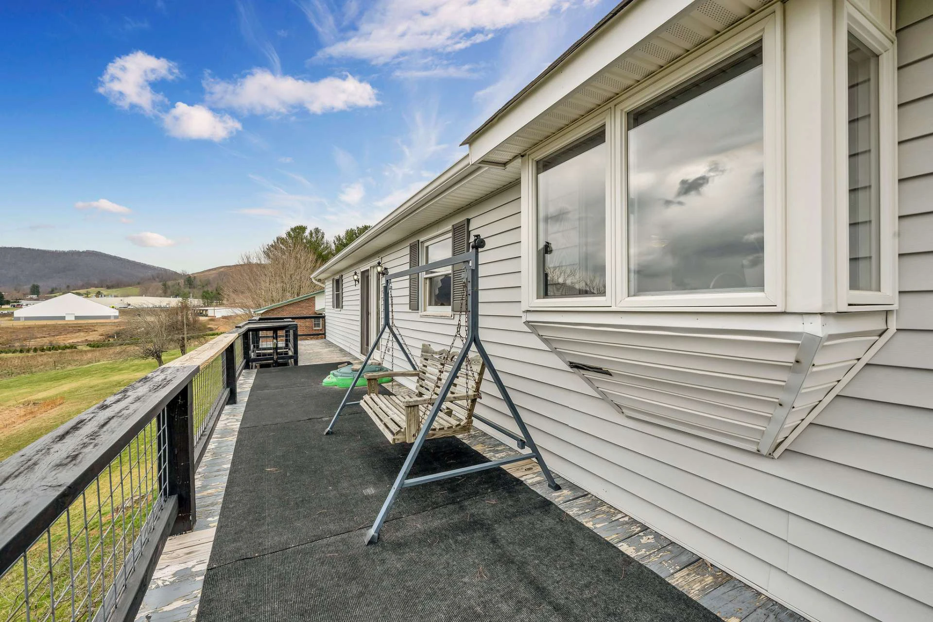Image number 3 for the current listing